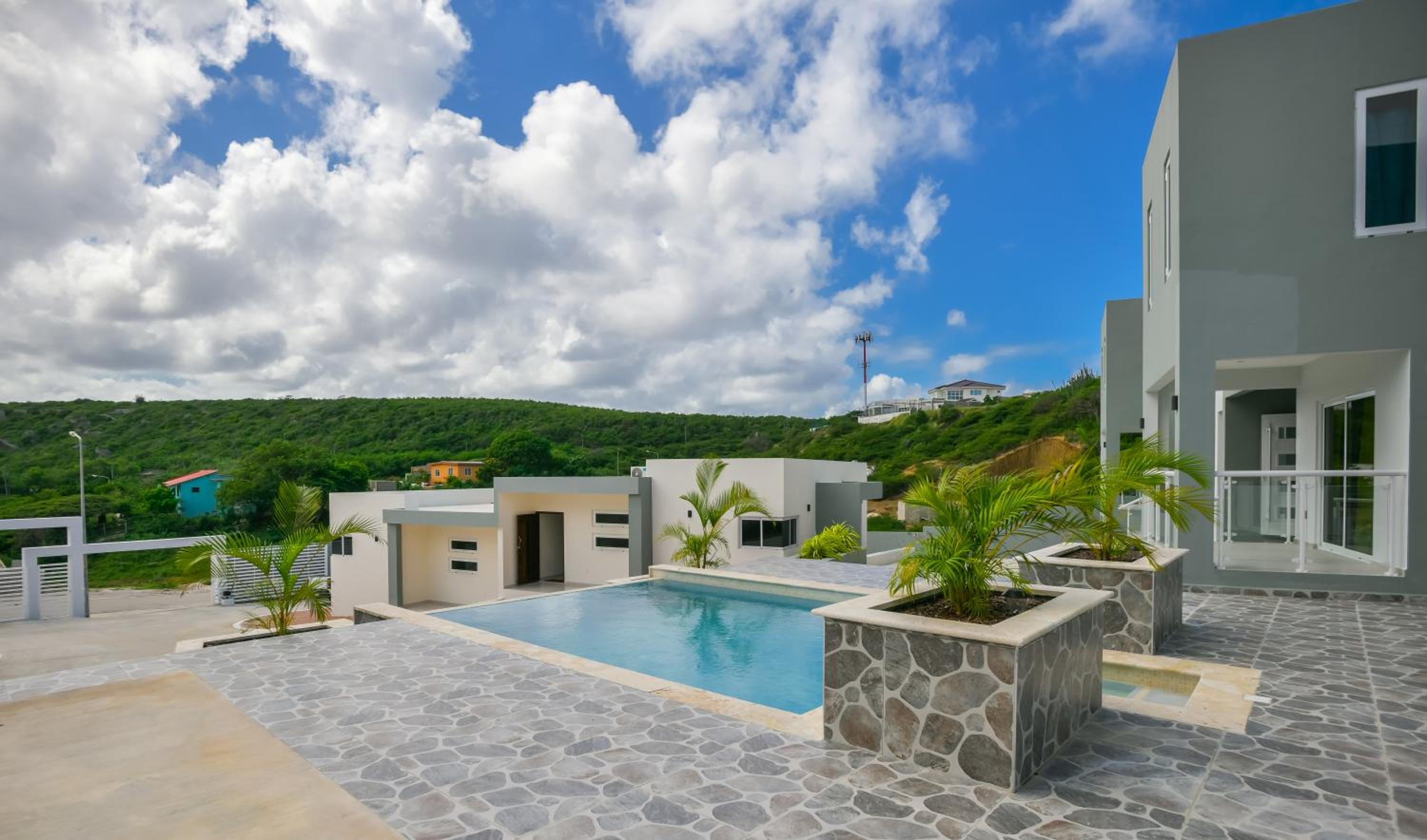Papaya Hill Resort Apartment #1