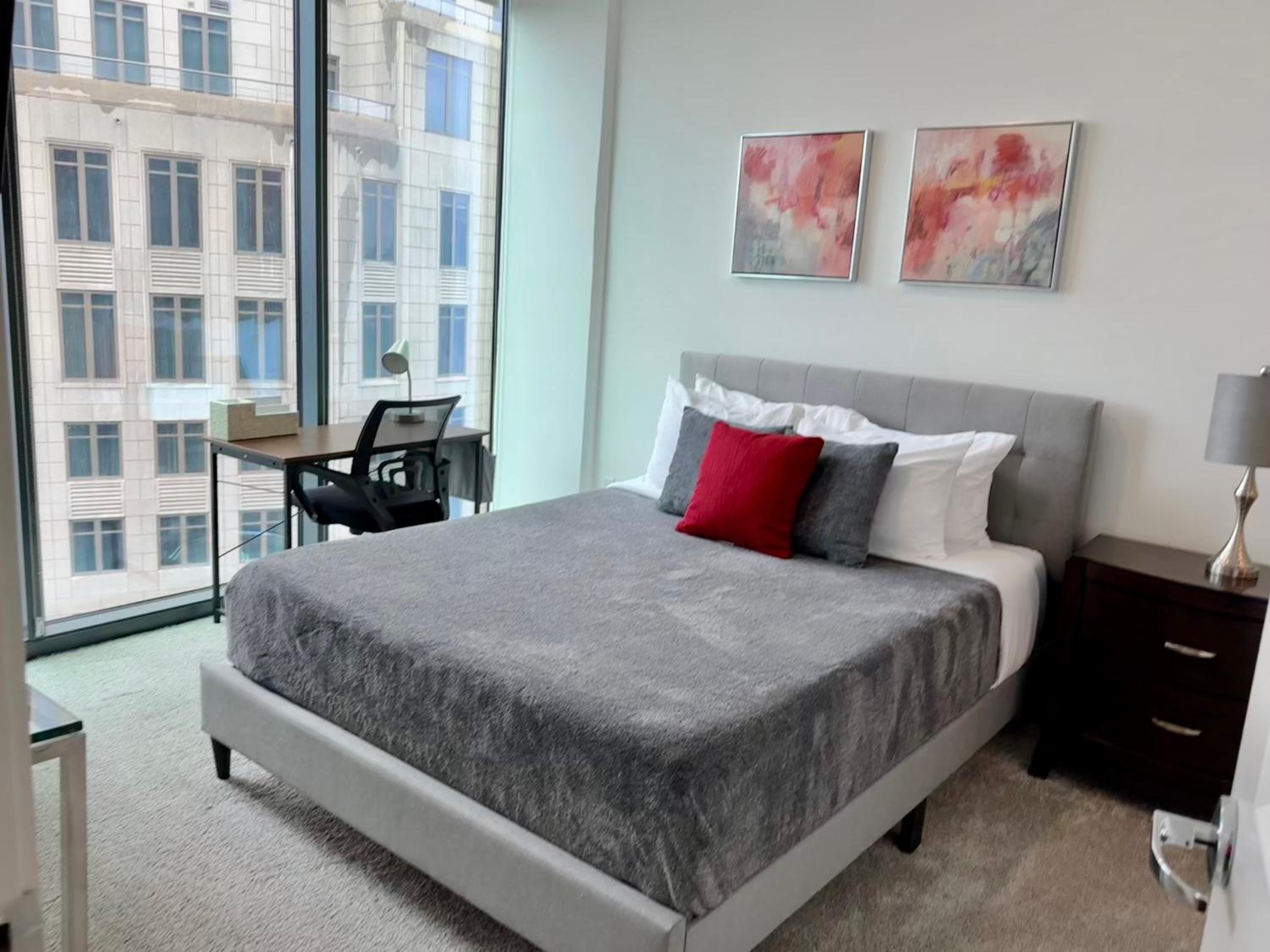 Atlanta Vacations - Ruby Getaway-Highrise, Balcony, Year-round Pool, City View! - Property Image 21