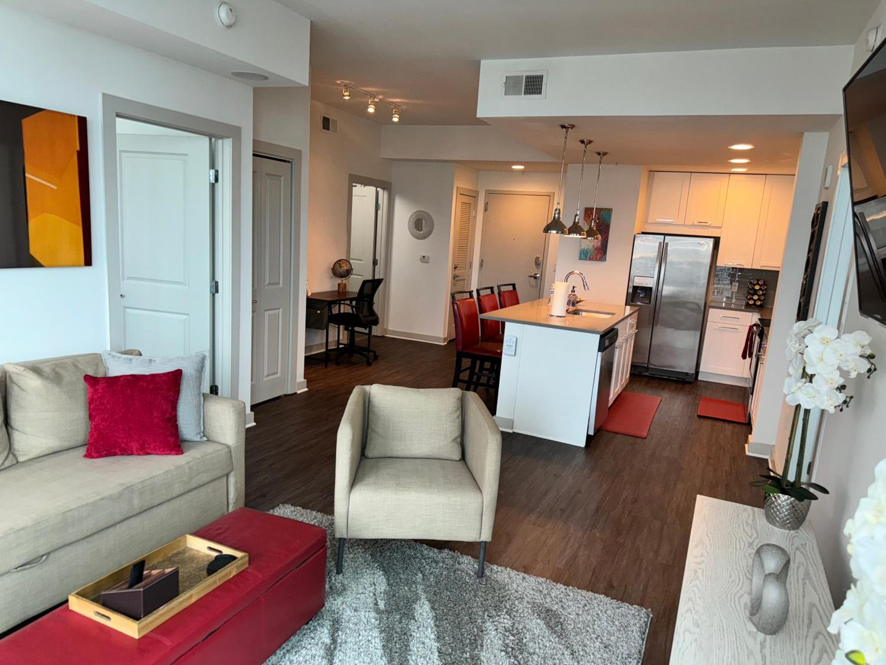 Atlanta Vacations - Ruby Getaway-Highrise, Balcony, Year-round Pool, City View! - Property Image 19
