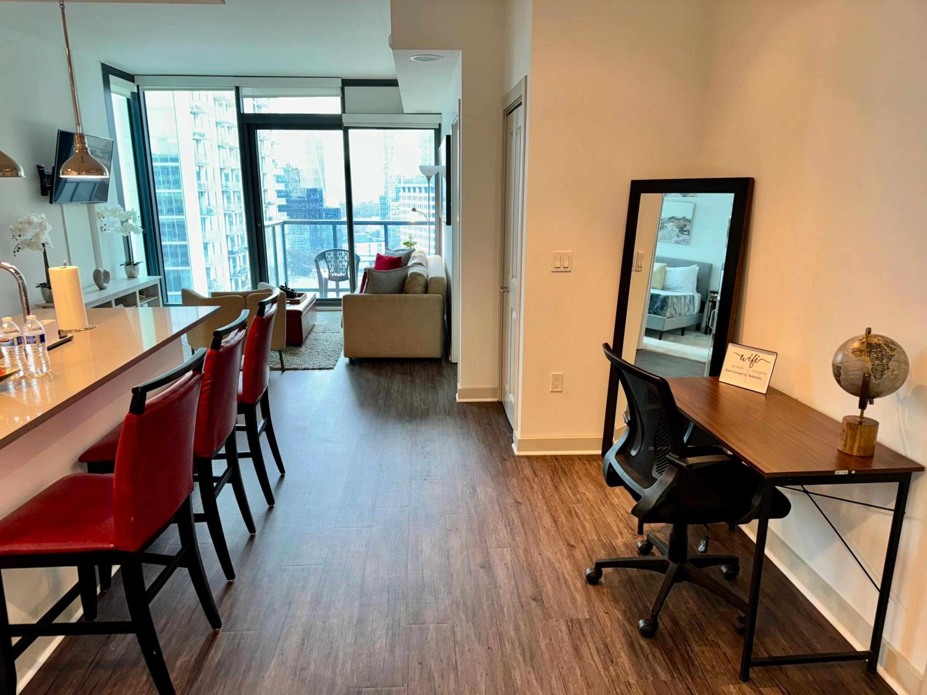 Atlanta Vacations - Ruby Getaway-Highrise, Balcony, Year-round Pool, City View! - Property Image 17