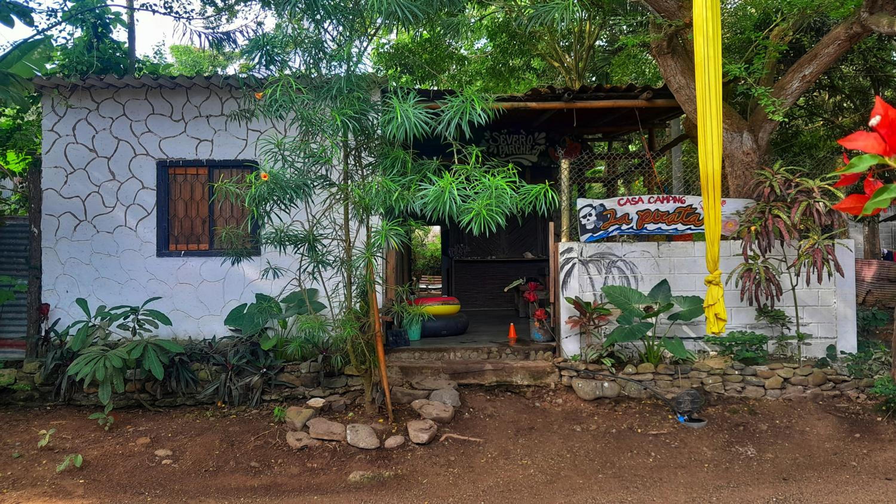 LA PIRATA Casa Hostel