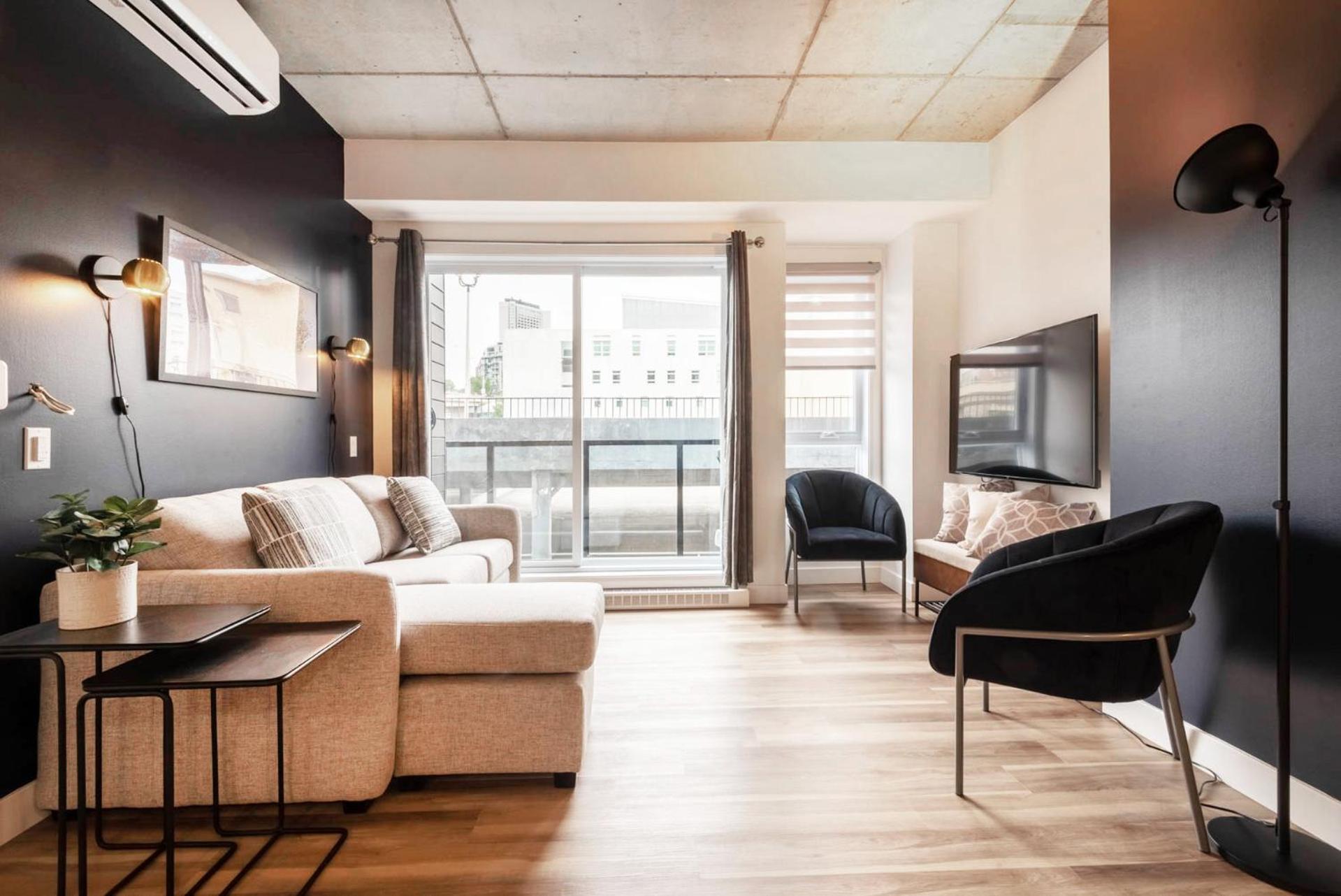 Le Bonaparte (rooftop pool + gym)