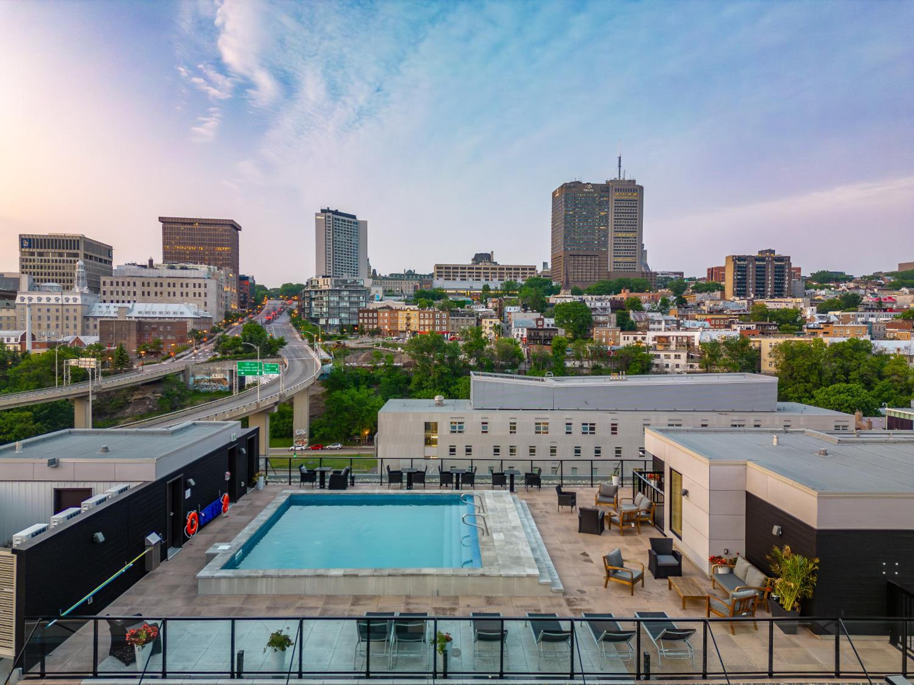 Le Bonaparte (rooftop pool + gym)