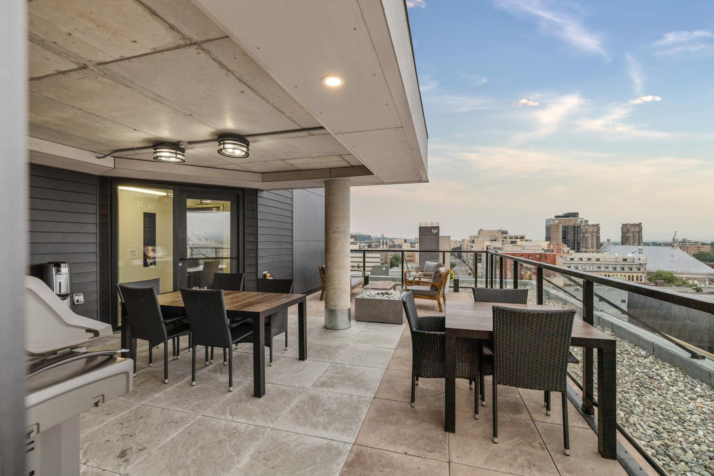 Le Bonaparte (rooftop pool + gym)