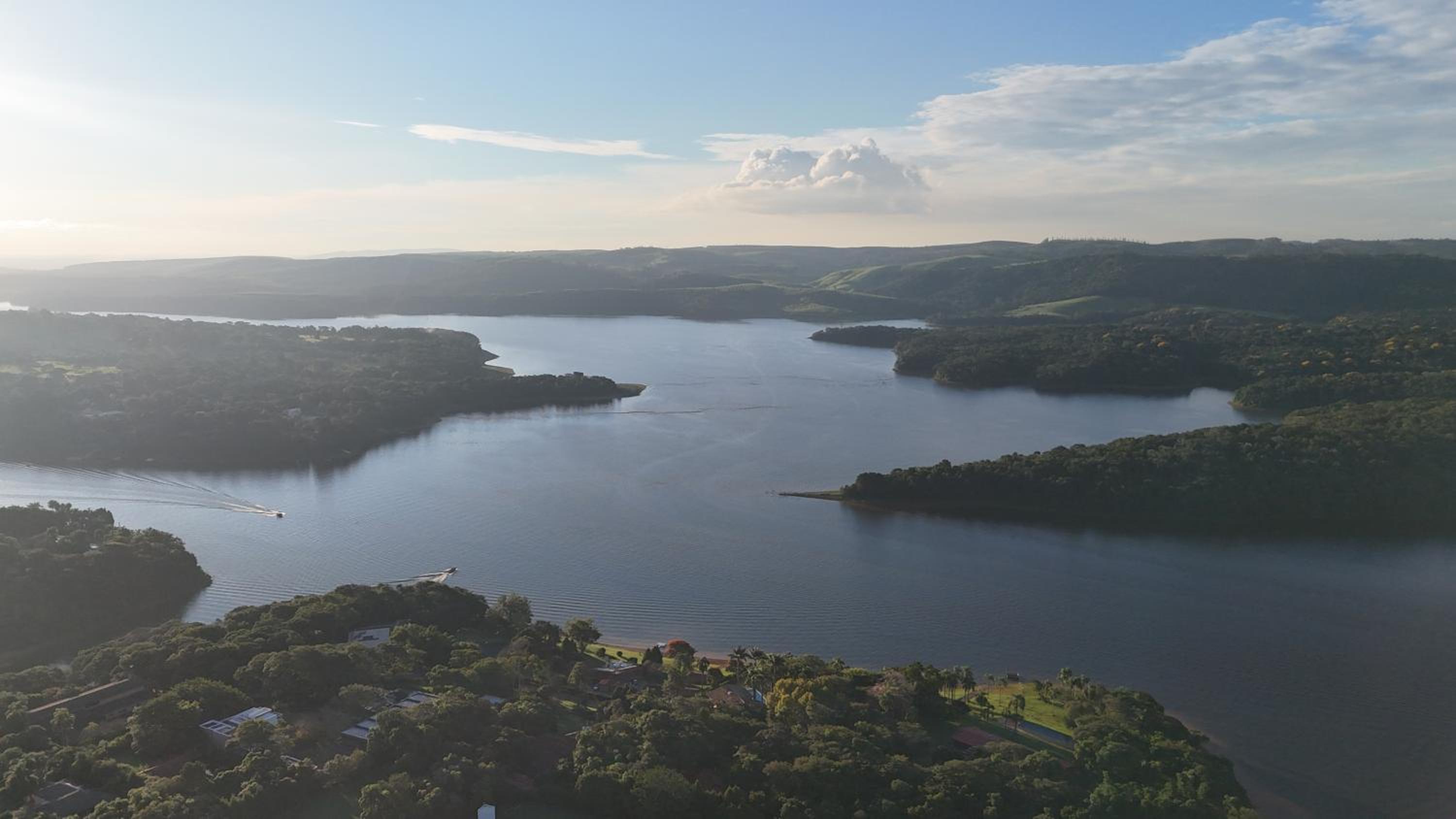 Casa de Campo em Ibiúna de frente para represa