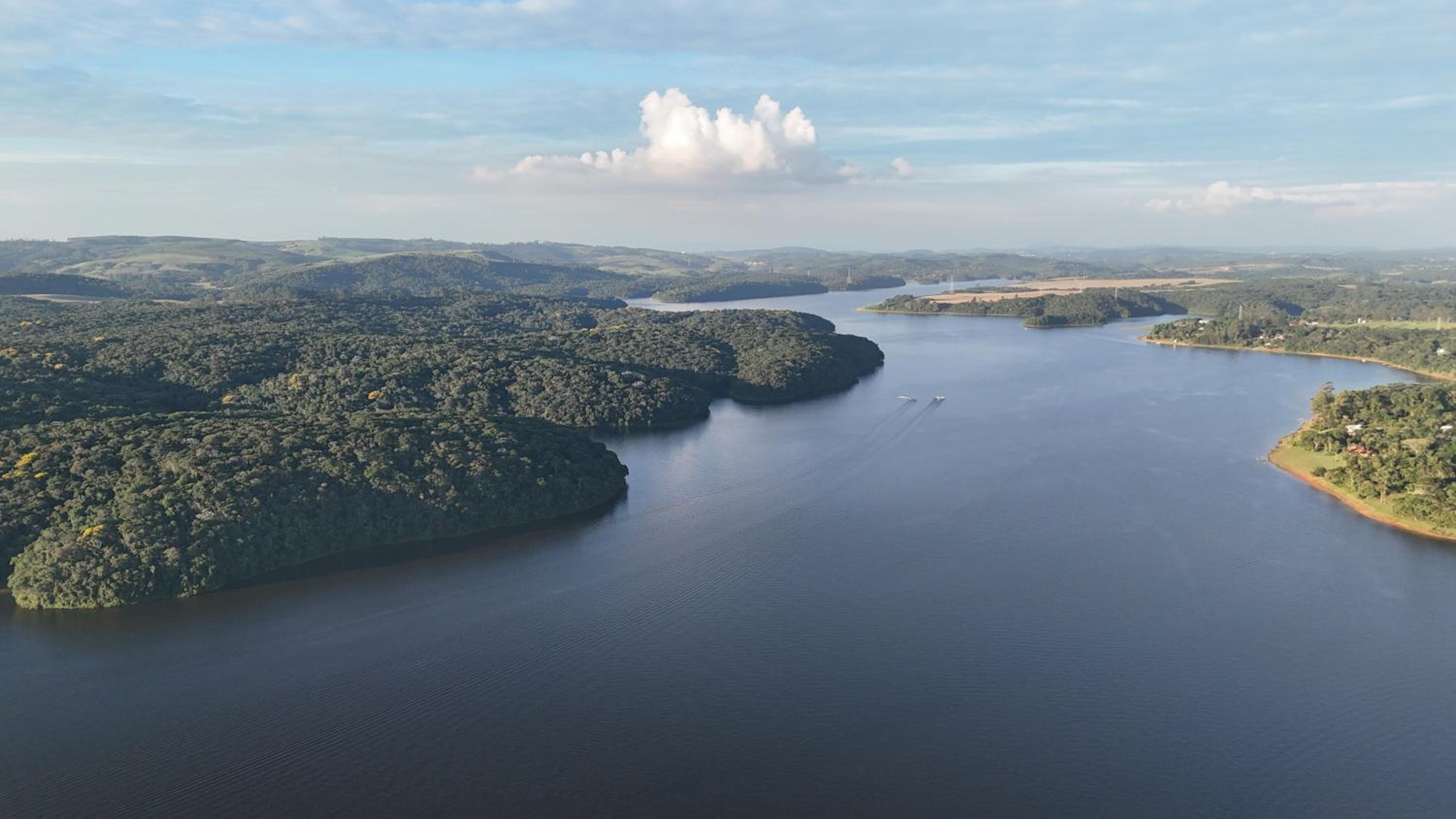 Casa de Campo em Ibiúna de frente para represa