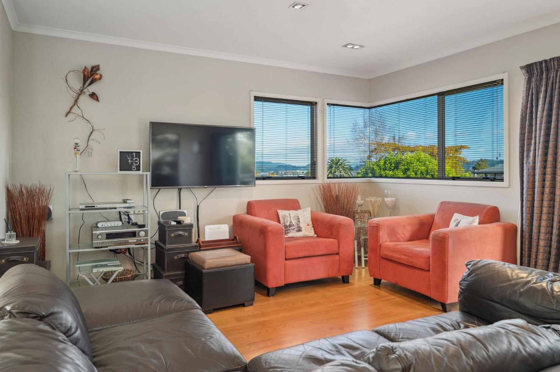 Grand Vue Bliss - Rotorua Holiday Home view 5
