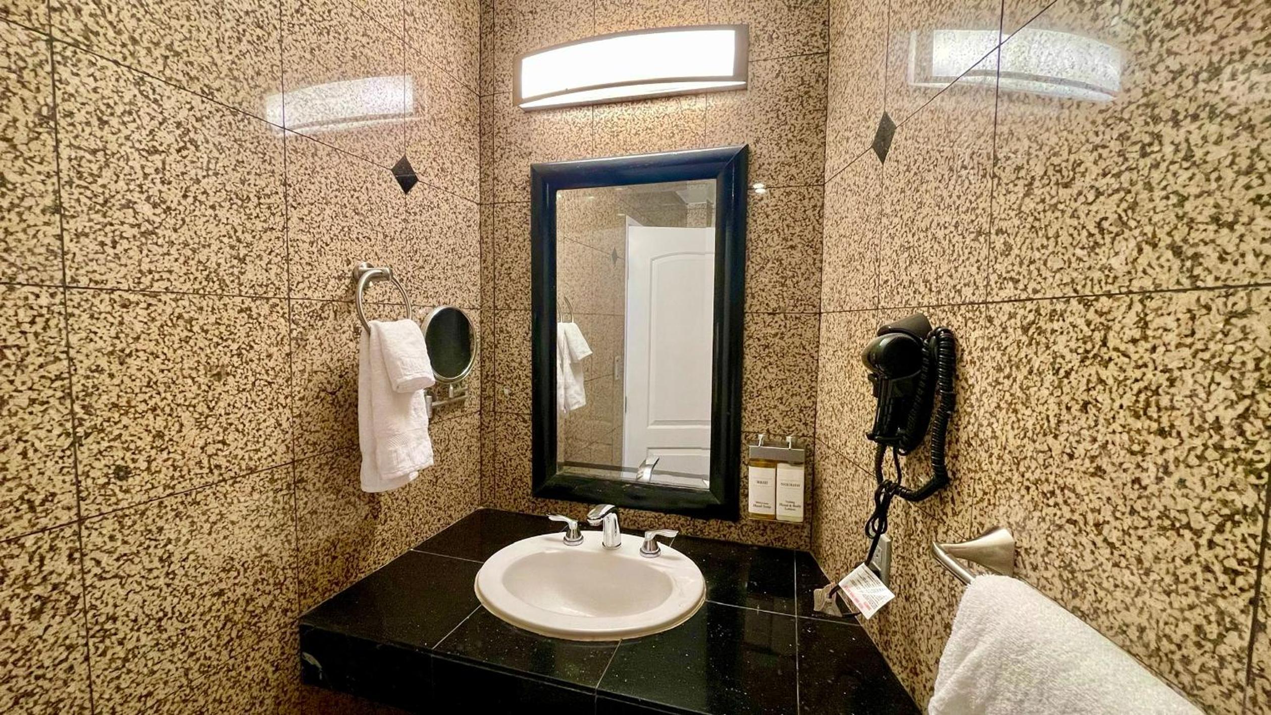 Quintessence ApartHotel