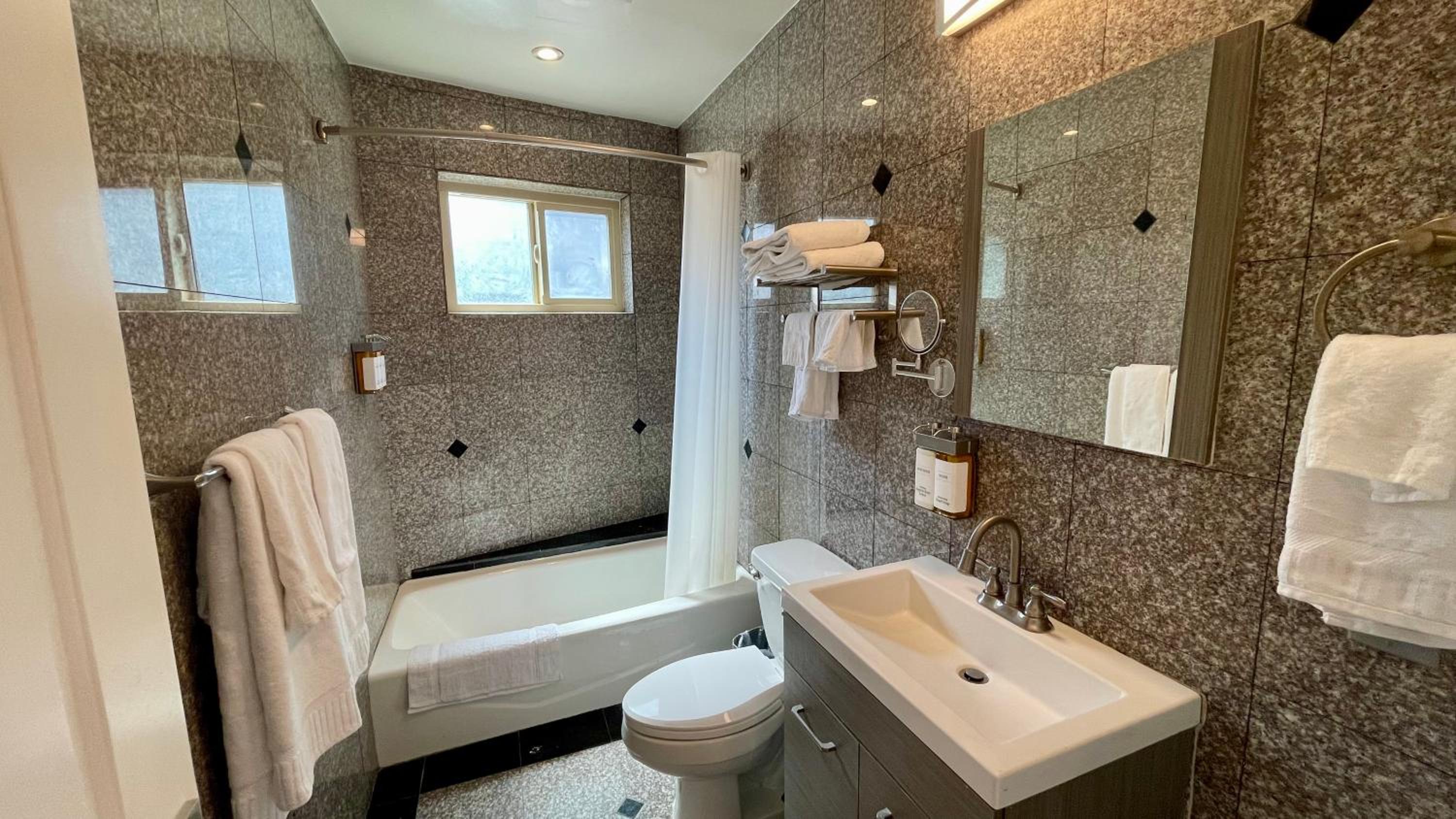 Quintessence ApartHotel