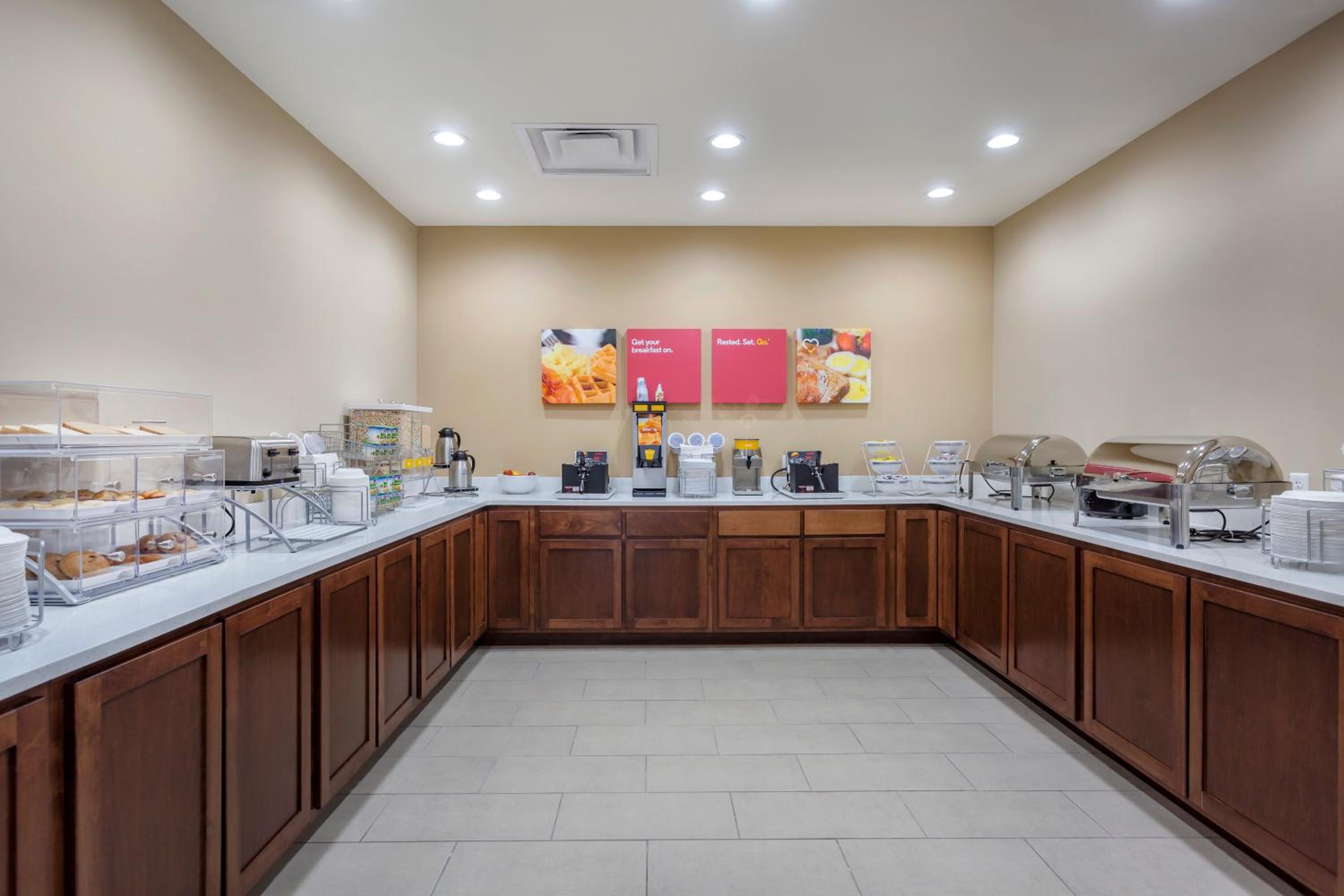 Bowling Green Vacations - Comfort Suites - Property Image 15