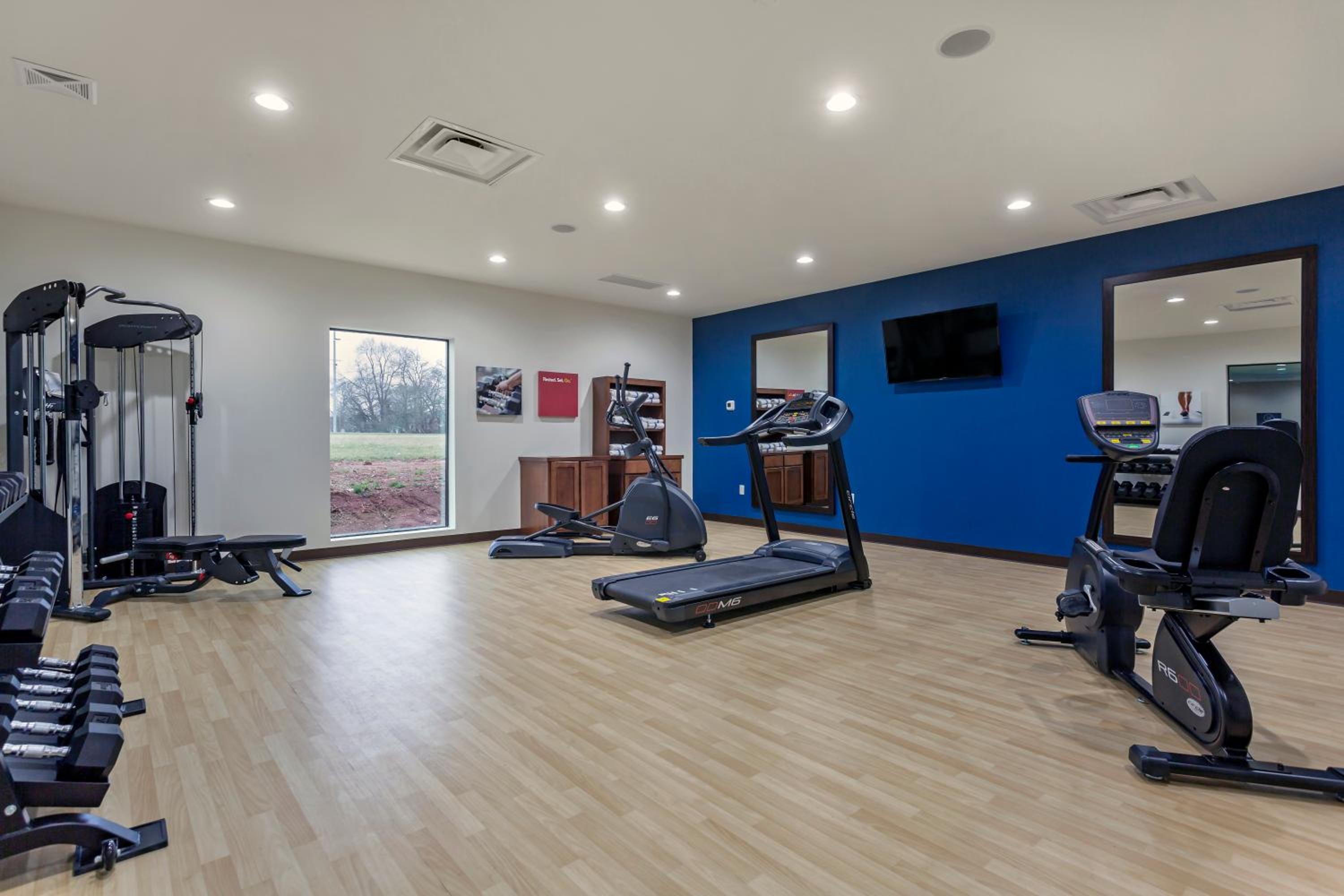 Bowling Green Vacations - Comfort Suites - Property Image 26