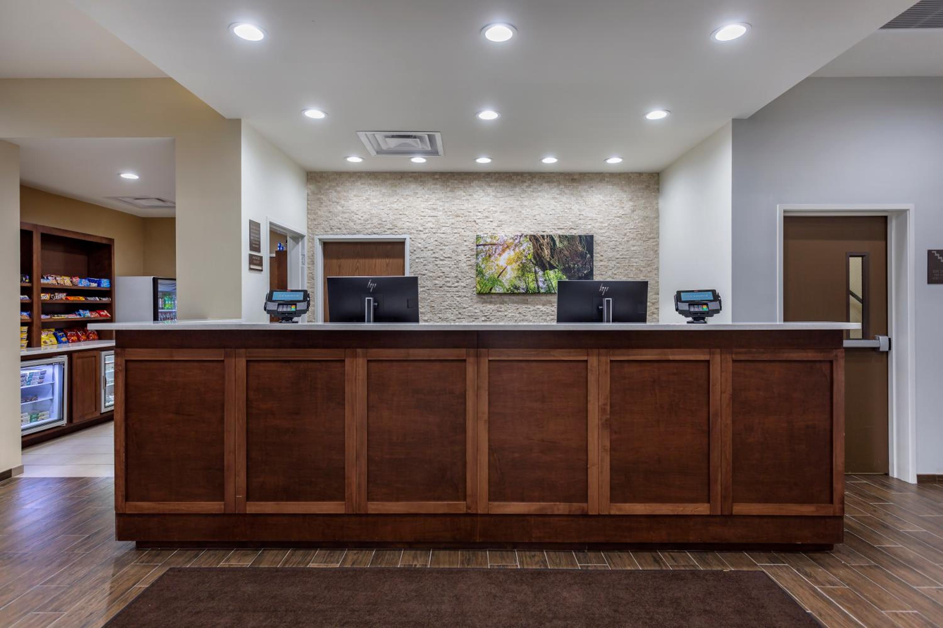 Bowling Green Vacations - Comfort Suites - Property Image 13