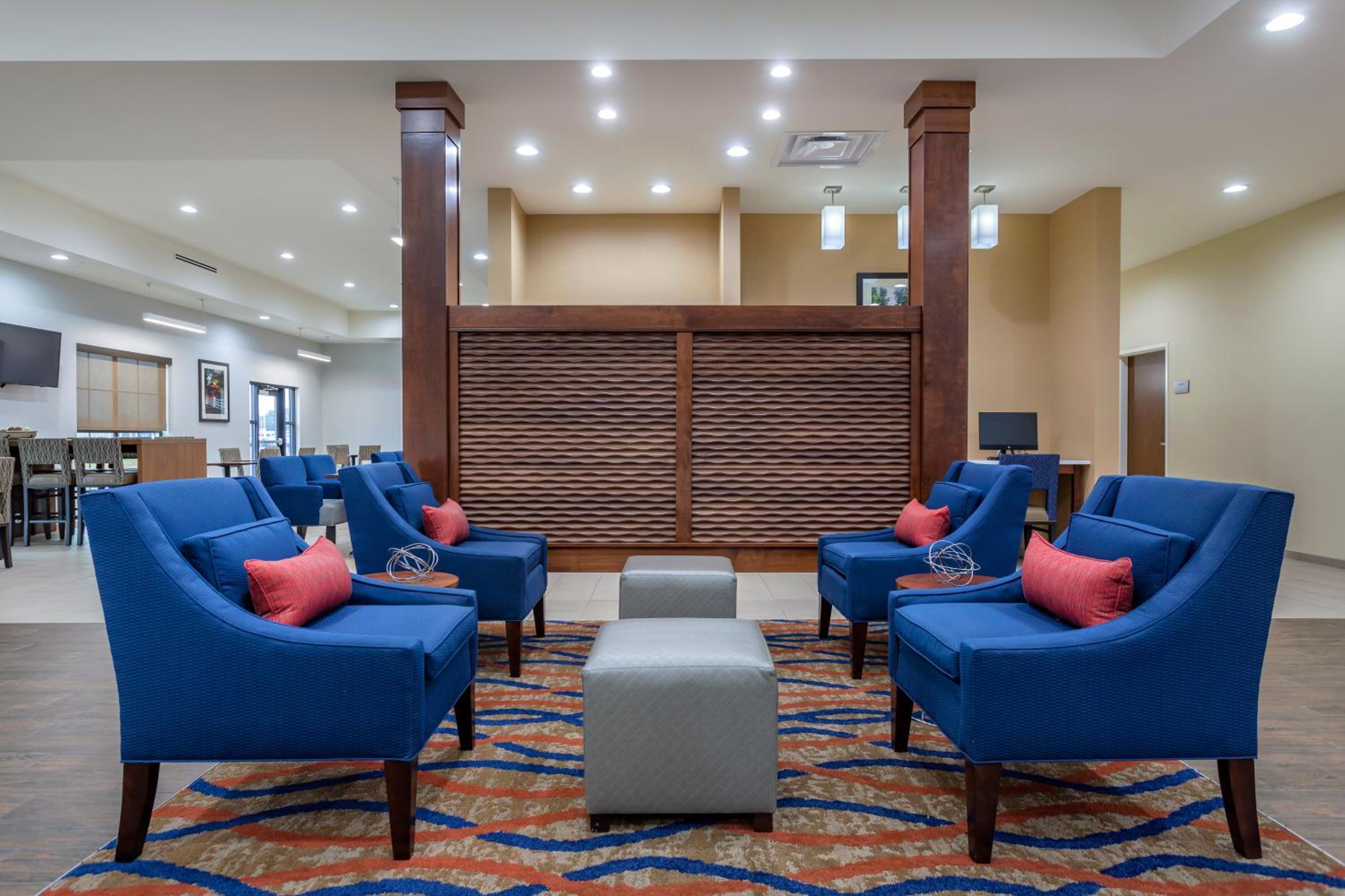 Bowling Green Vacations - Comfort Suites - Property Image 5