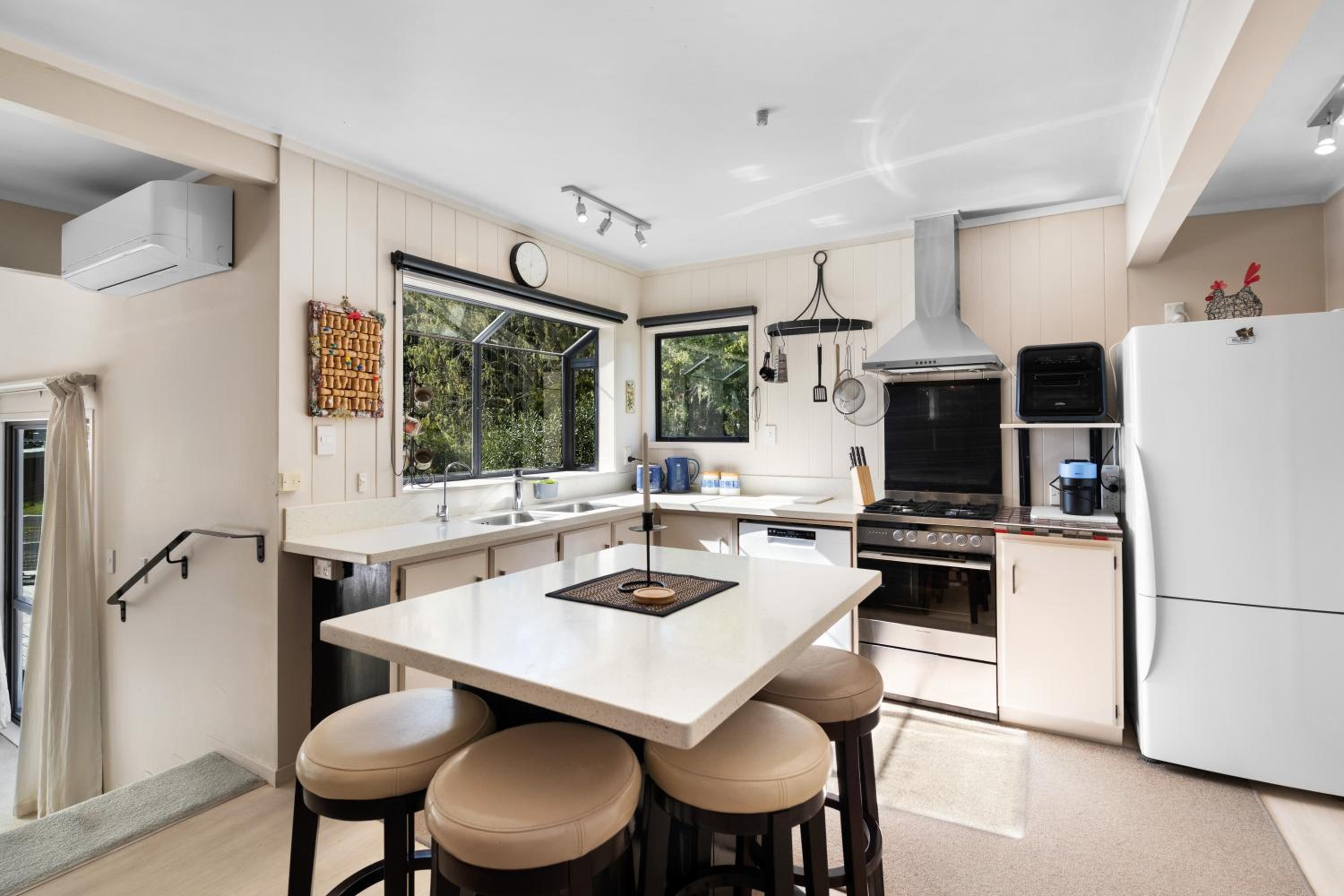 Kings Summer House - Paihia Holiday Home