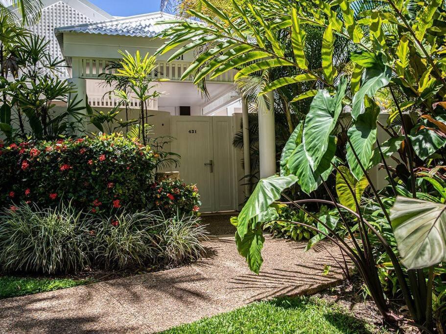 Port Douglas Mirage Villa#431- Absolute Beachfront