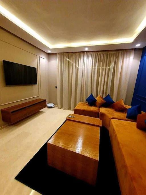 Luxueux Studio avec jacuzzi et salle de sport