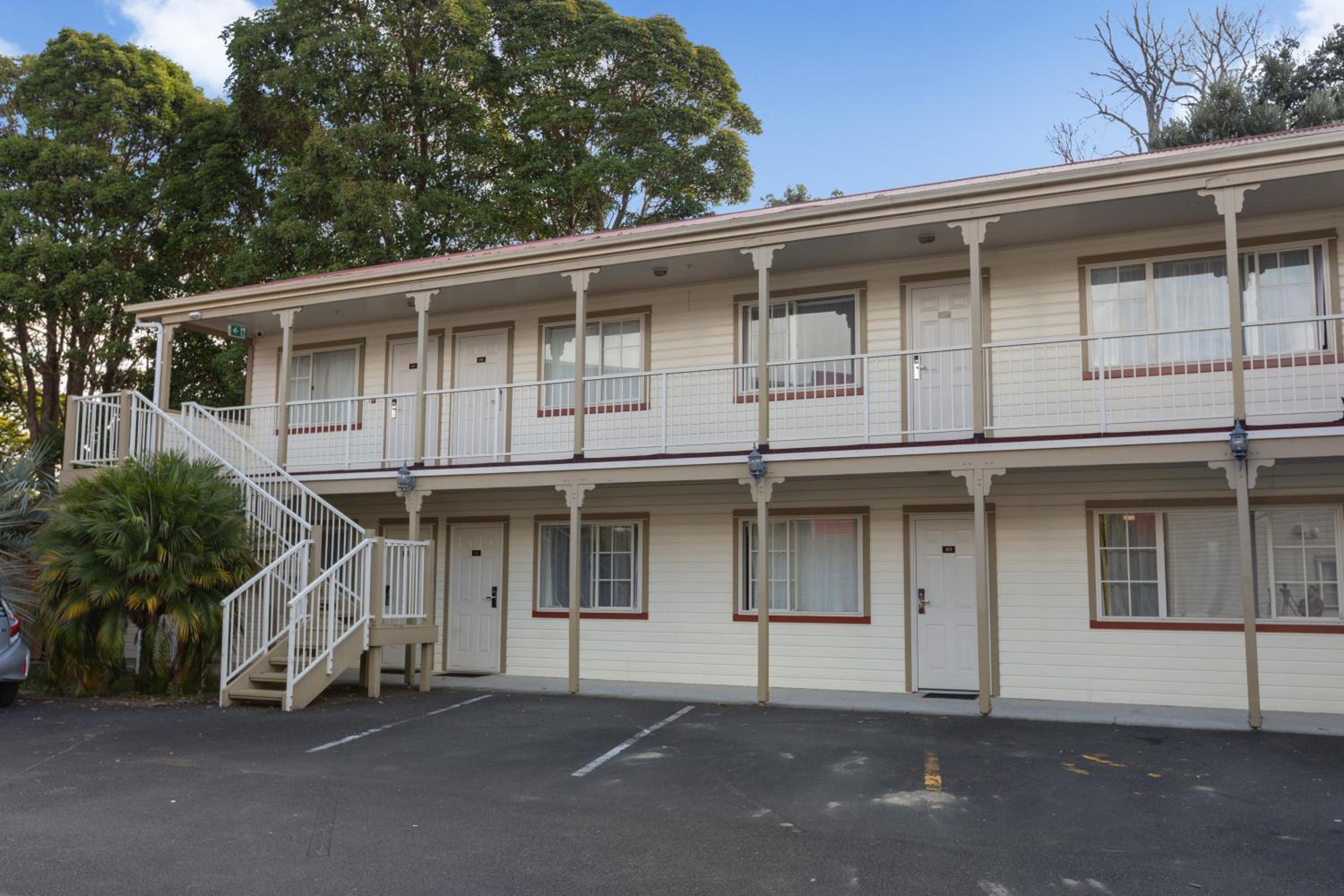BKs Pioneer Motel - Image 4