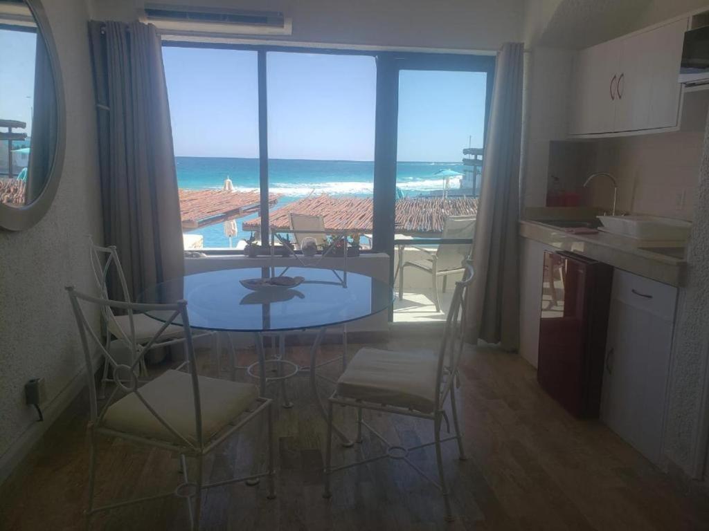 Beachfront Studio With Ocean View