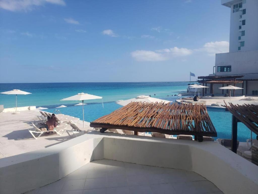 Beachfront Studio With Ocean View