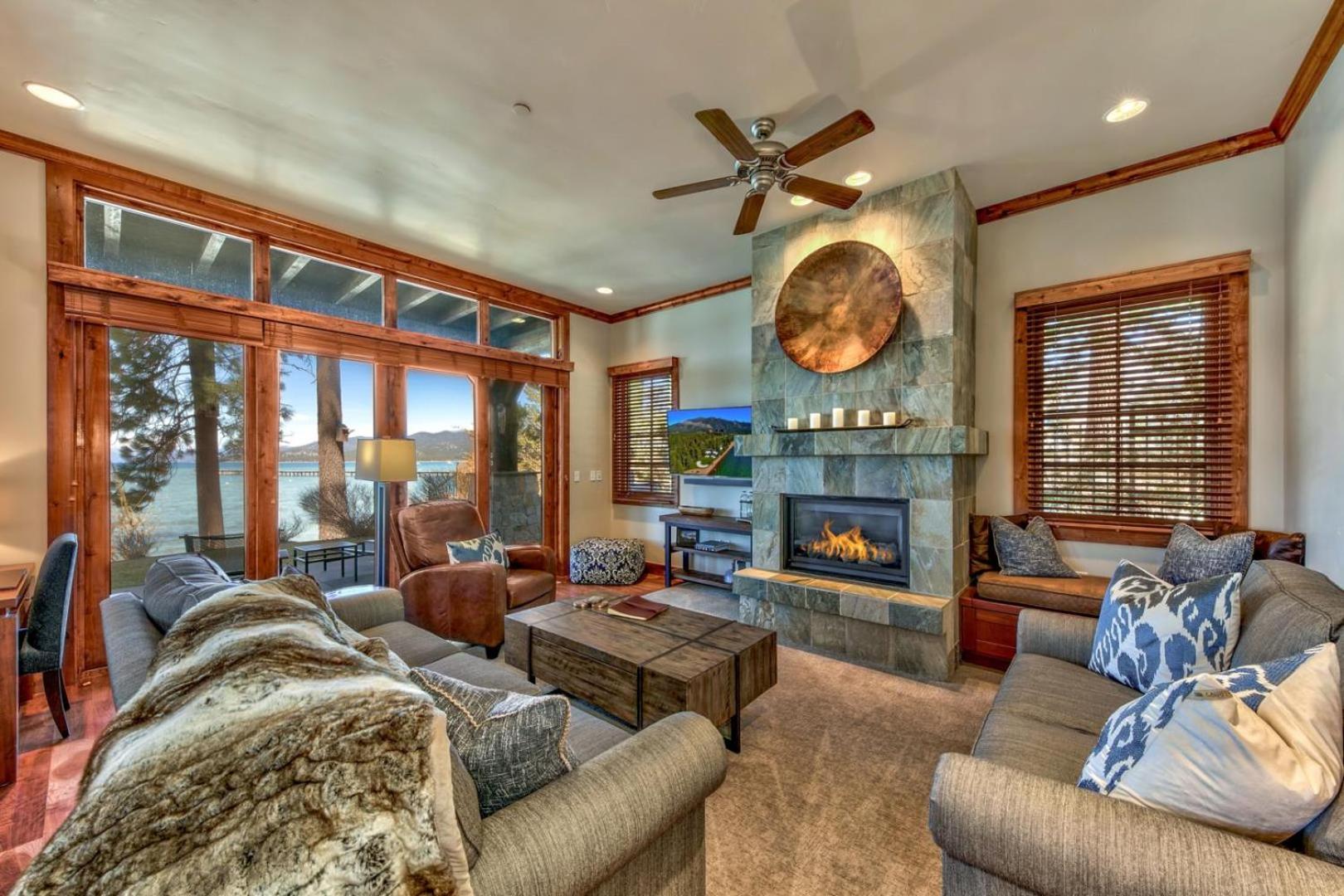 Lakefront Luxury Walkable Gym Hot Tub PEAK 15 view 5