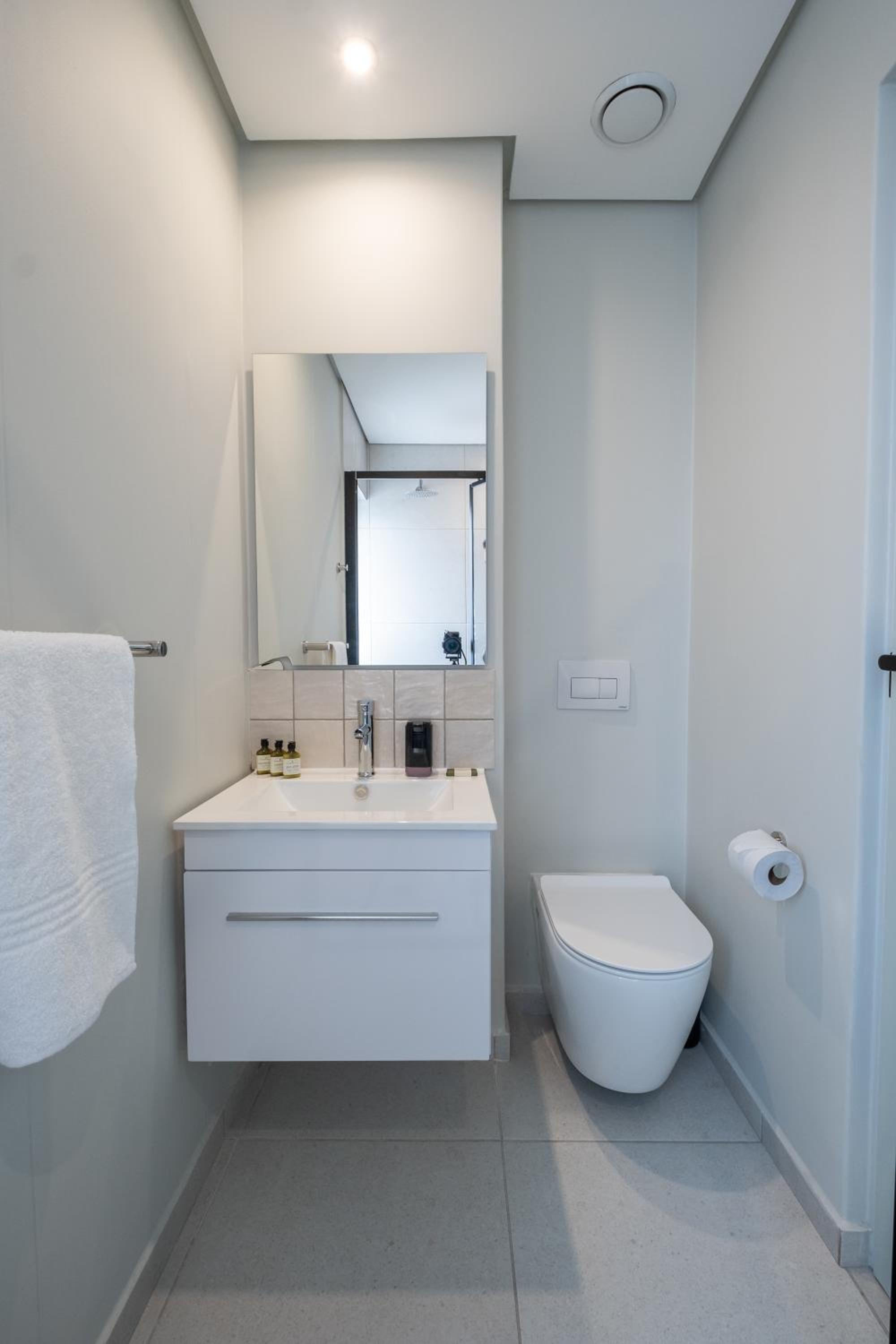 The Rose 506: Studio Apartment with Rooftop Pool