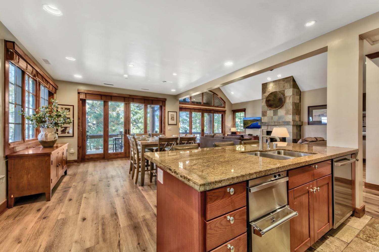 Lake Tahoe Vacations - Sierra Shores Four - Lakefront Vistas - Property Image 25
