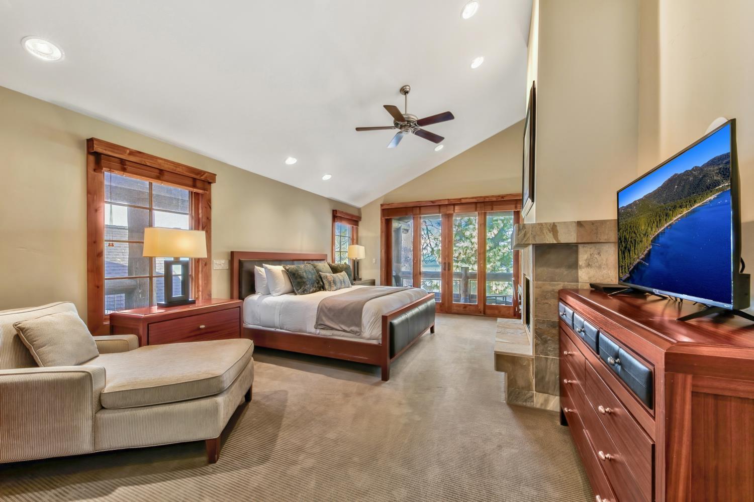Lake Tahoe Vacations - Sierra Shores Four - Lakefront Vistas - Property Image 43