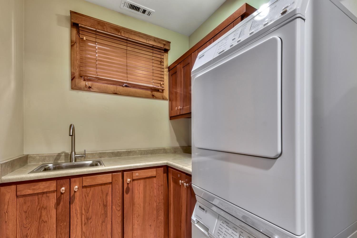 Lake Tahoe Vacations - Sierra Shores Four - Lakefront Vistas - Property Image 9