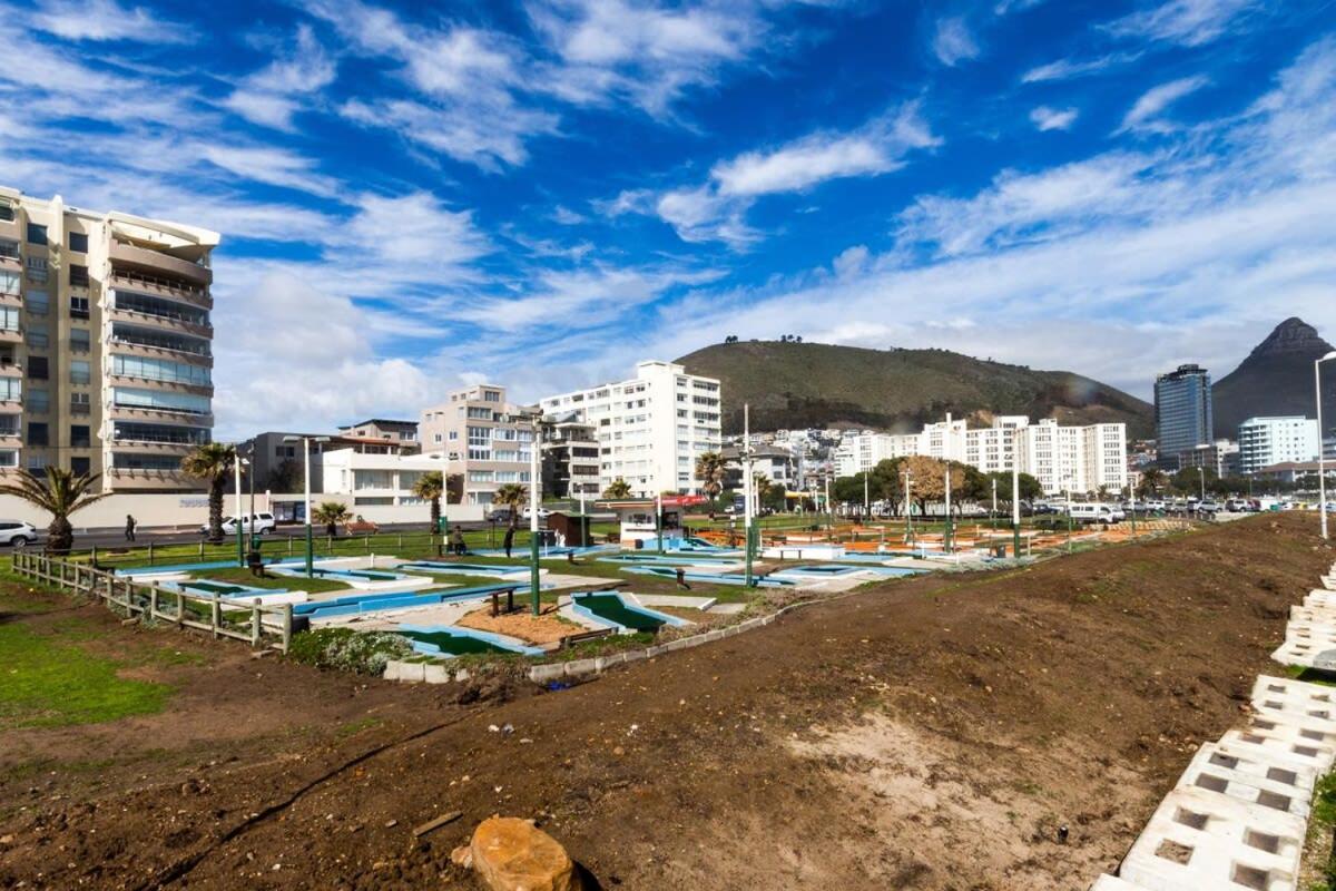 202 Marvol - Studio Apartment in Sea Point Near Beaches Cafes view 3