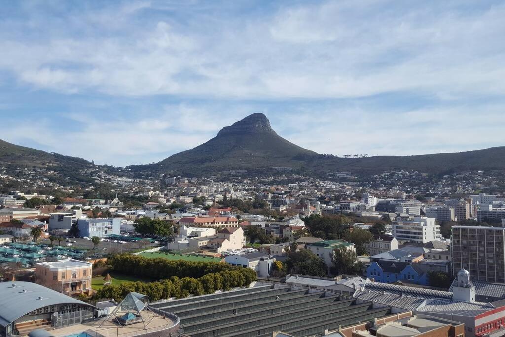The Rose 105: Studio Apartment with Rooftop Pool view 4