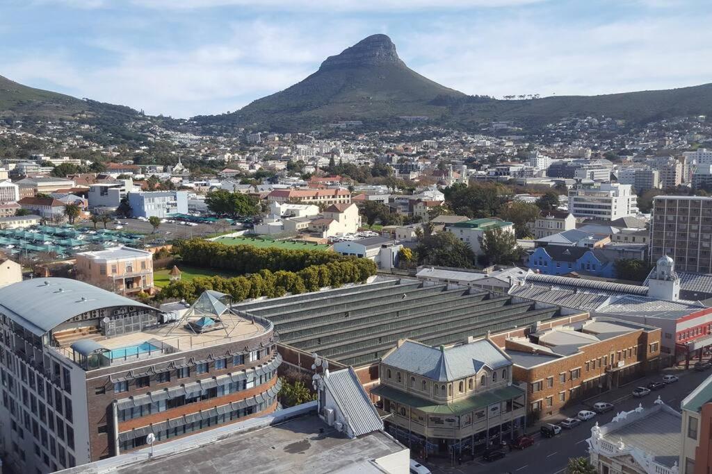 The Rose 105: Studio Apartment with Rooftop Pool view 3
