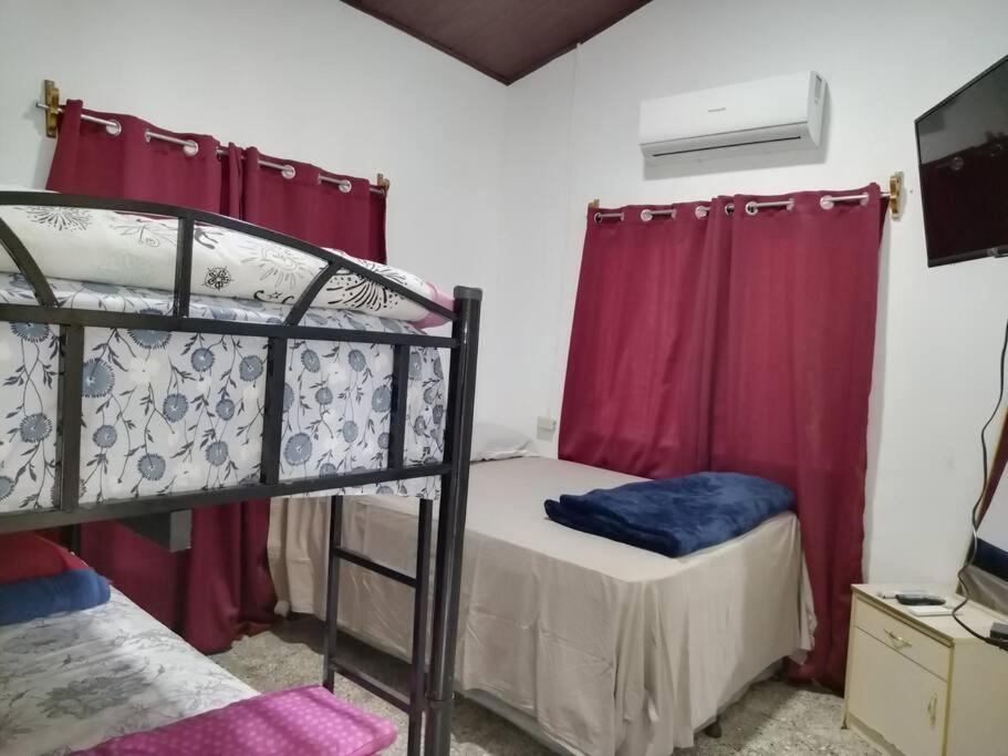 Holiday house with pool in San Lorenzo