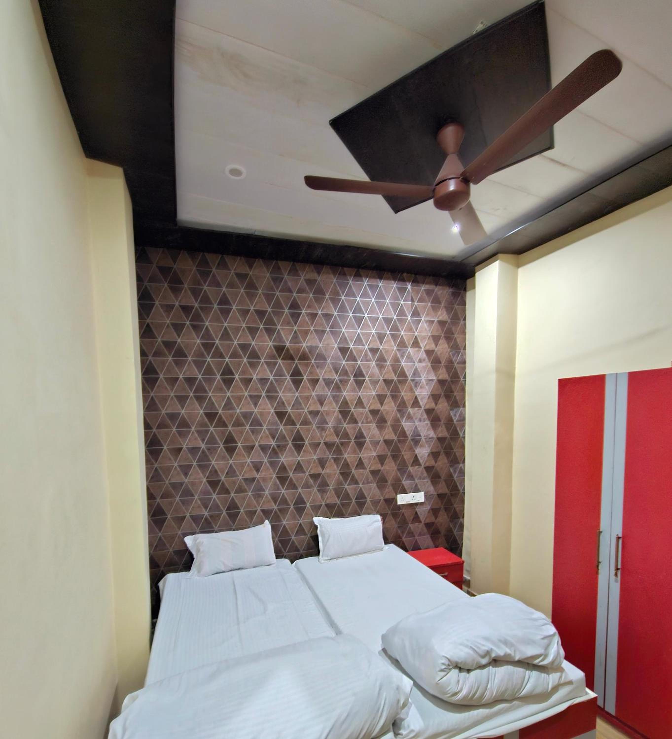 Hotel Kalika P Guest House