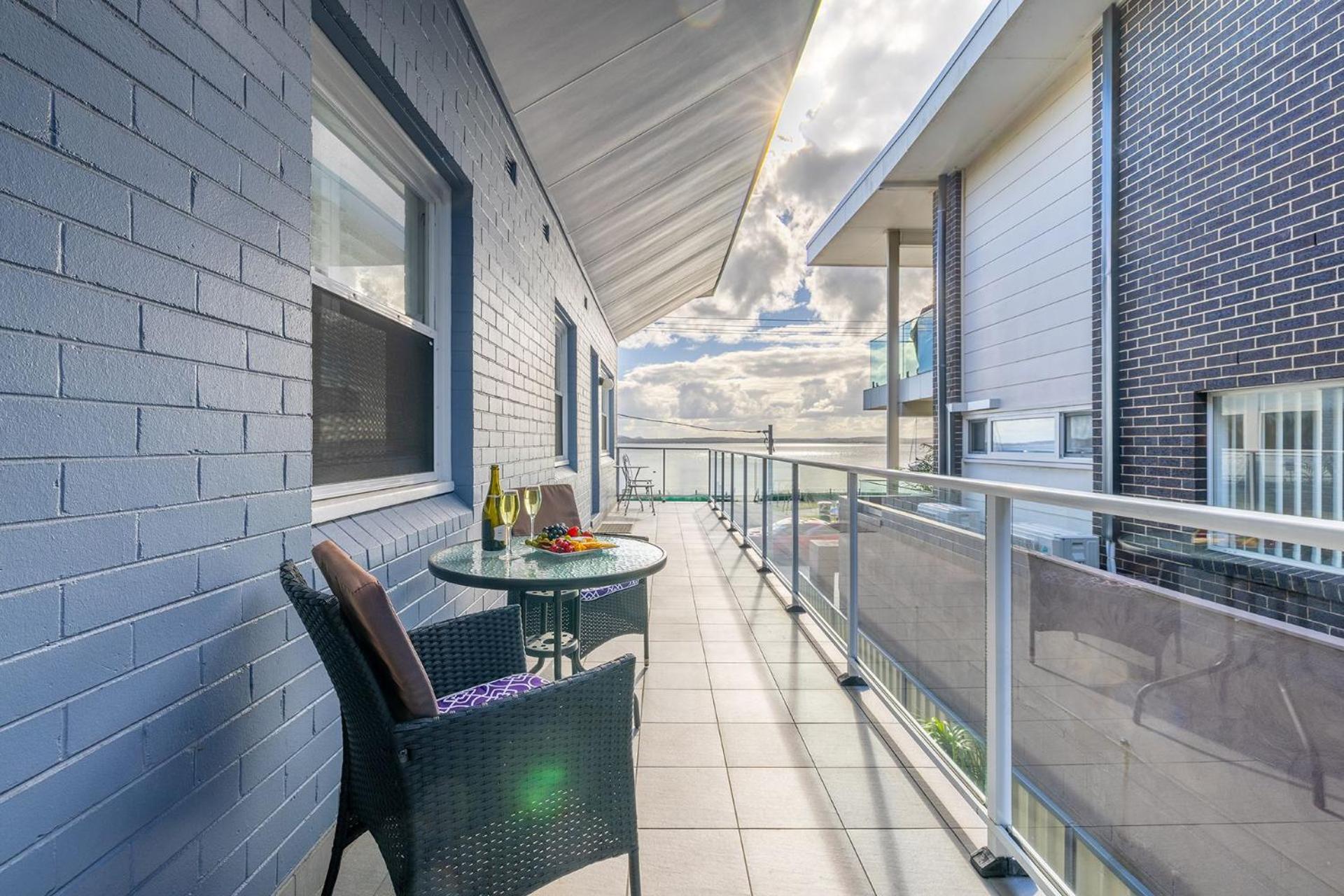 Bayside, 5,21 Victoria Parade - Unit in unbeatable location, with linen and bed making and air conditioning