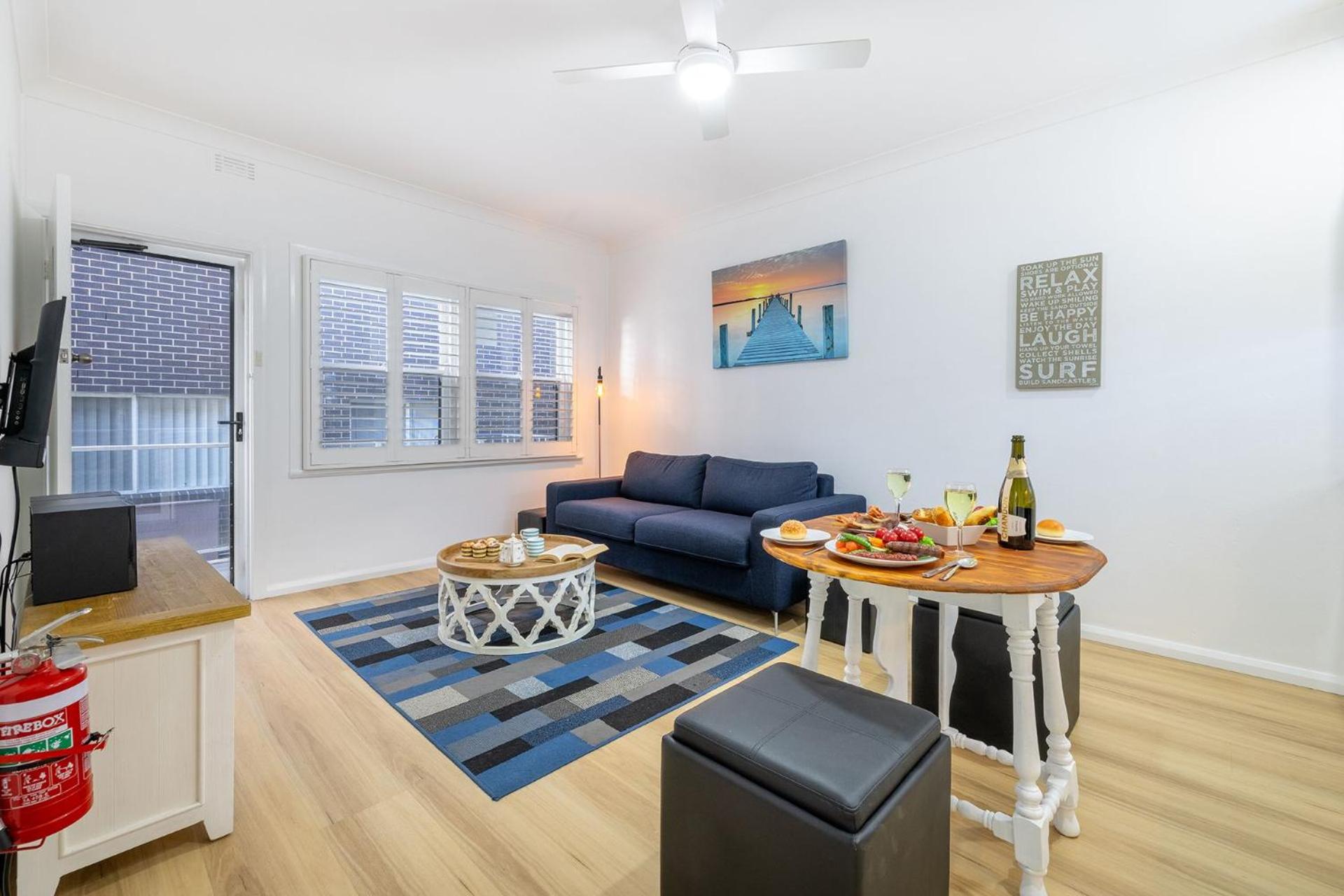 Bayside, 5,21 Victoria Parade - Unit in unbeatable location, with linen and bed making and air conditioning