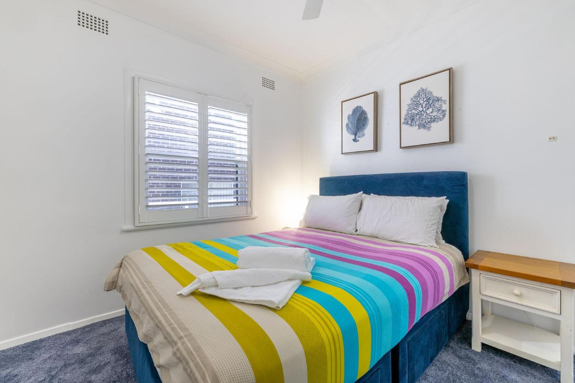 Bayside, 5,21 Victoria Parade - Unit in unbeatable location, with linen and bed making and air conditioning