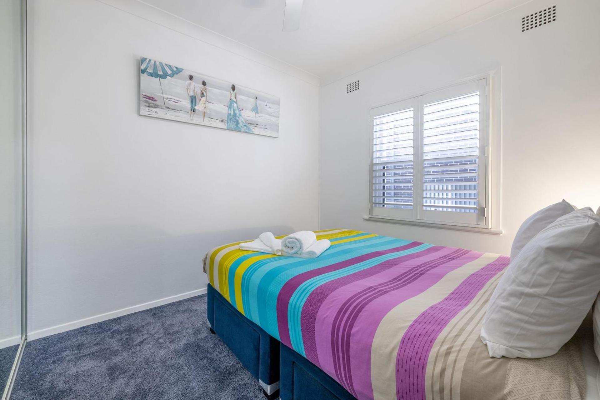 Bayside, 5,21 Victoria Parade - Unit in unbeatable location, with linen and bed making and air conditioning