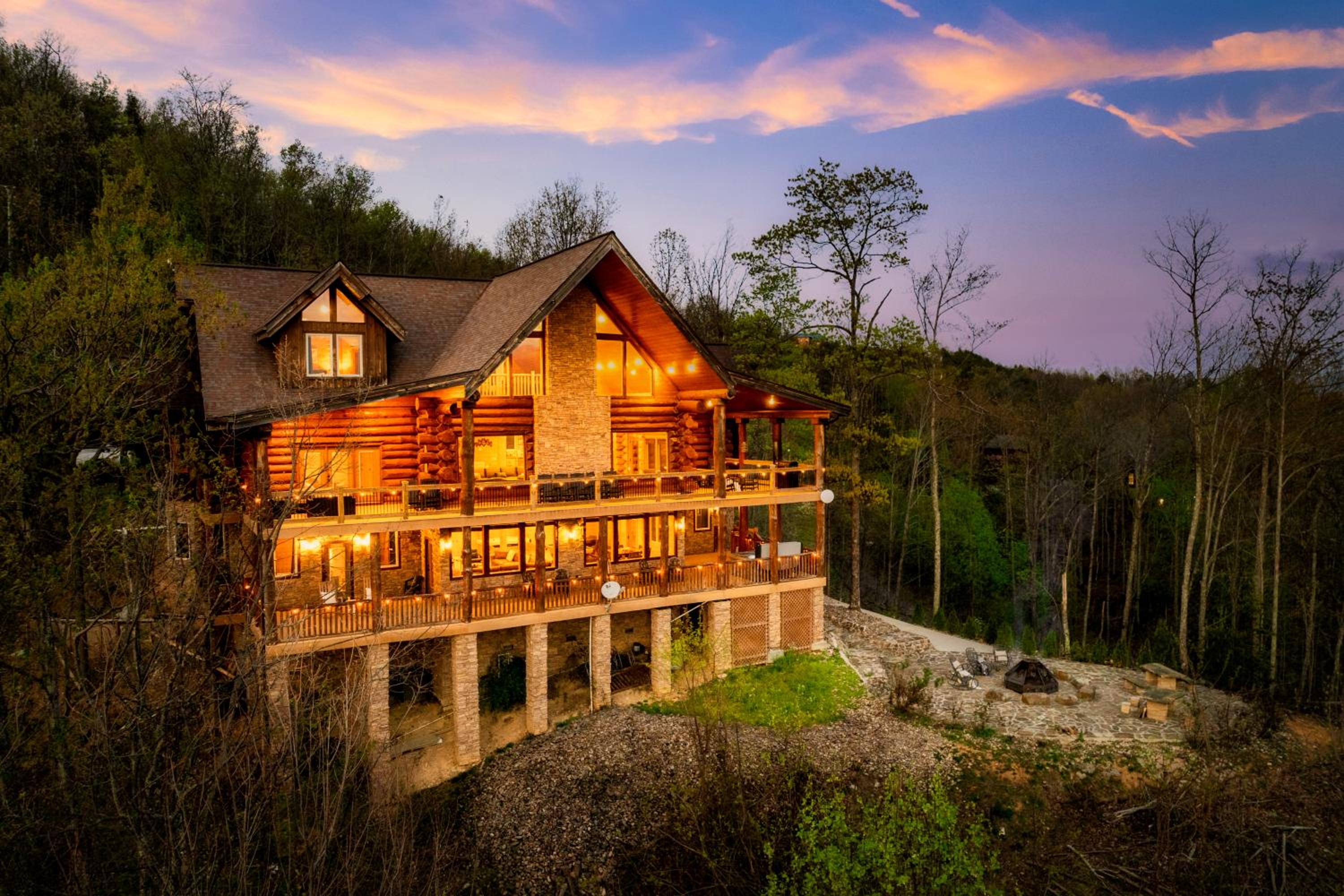 Timberwolf - Luxe 5 Star Retreat- June Deal-Game Rm-PS5-FirePit-Hot Tub view 3