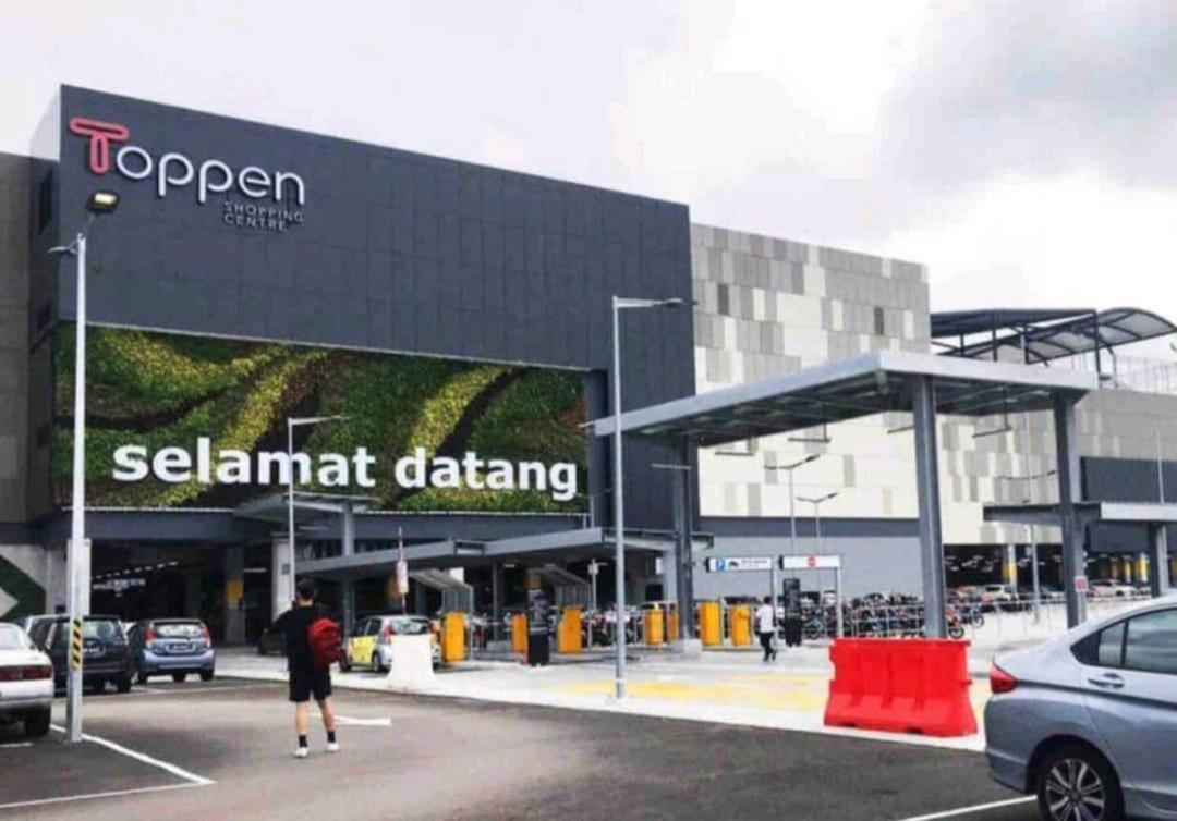 3mins to Ikea Toppen Tebrau johor bahru 4 to 14 pax double storey