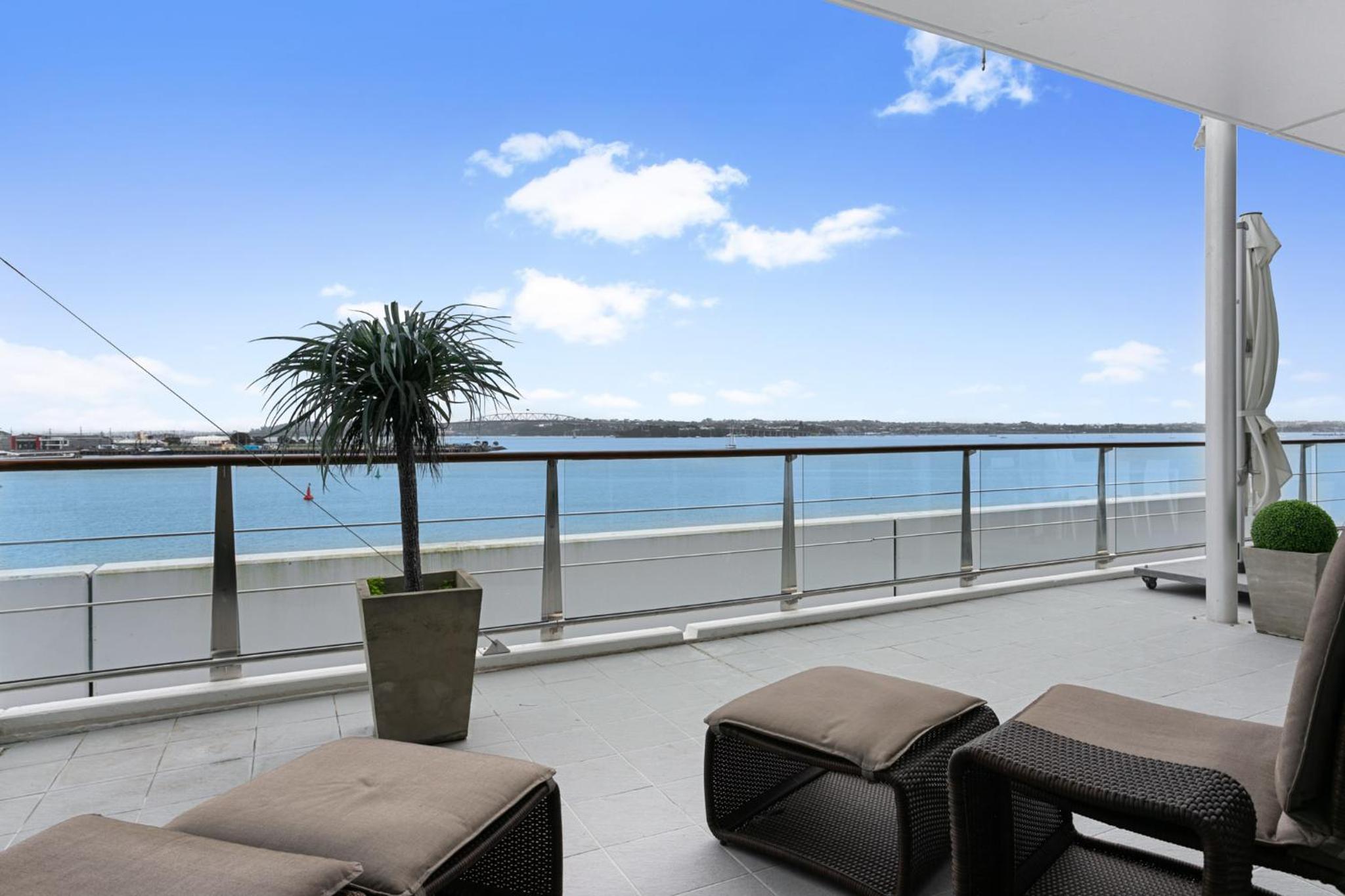 Princes Wharf Apartments by Urban Rest view 4