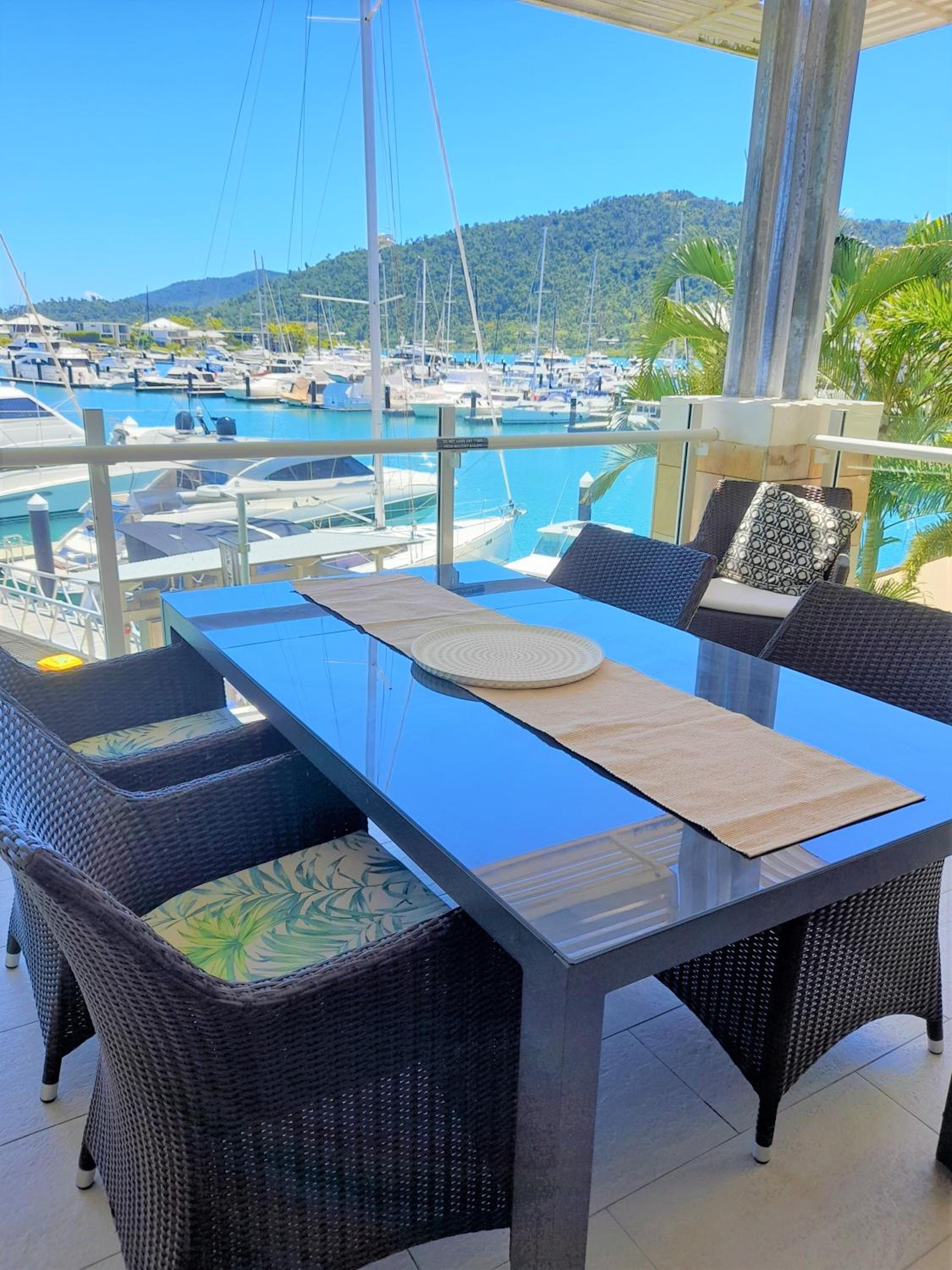 AquaView Boathouse Airlie Beach