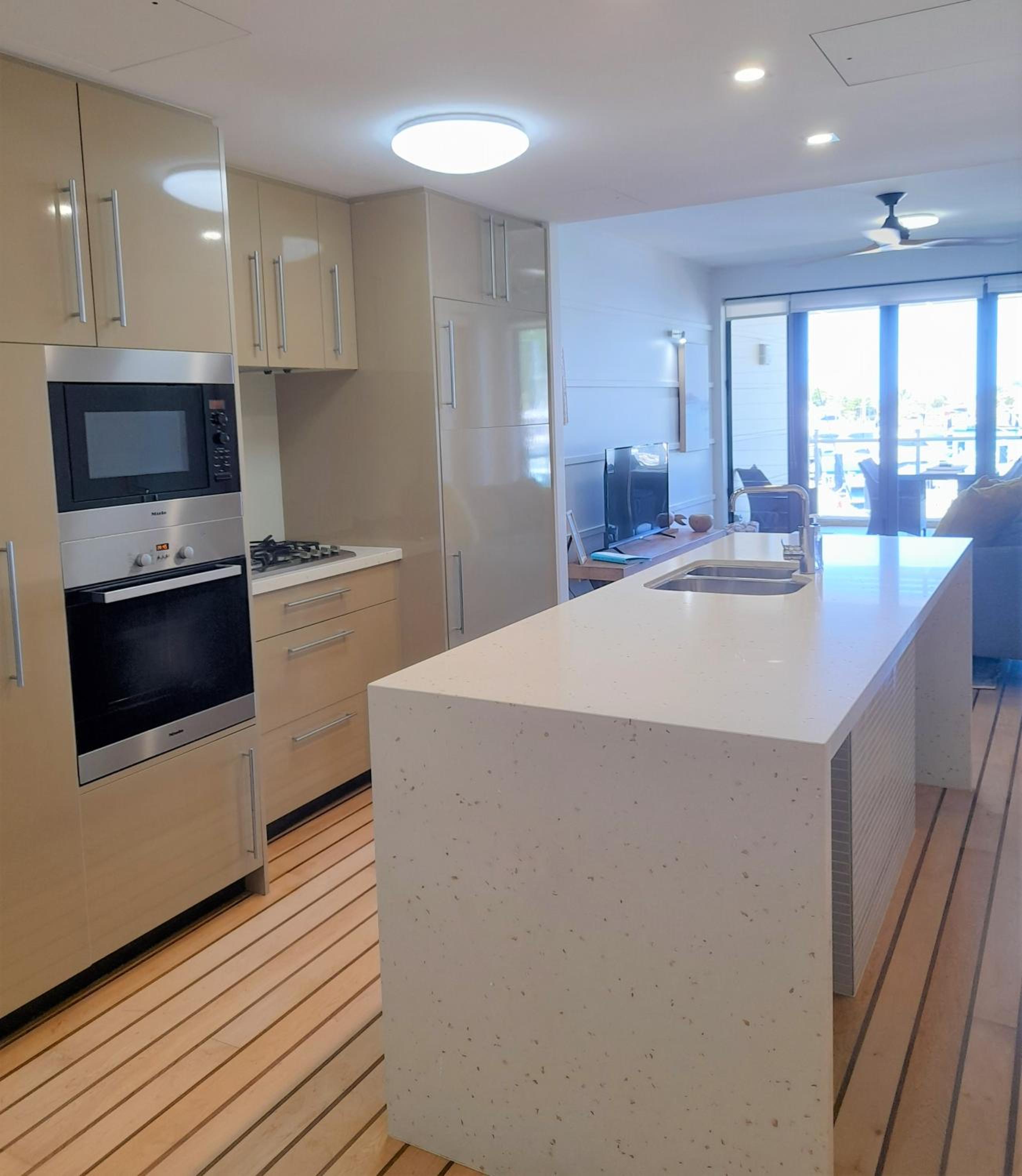AquaView Boathouse Airlie Beach