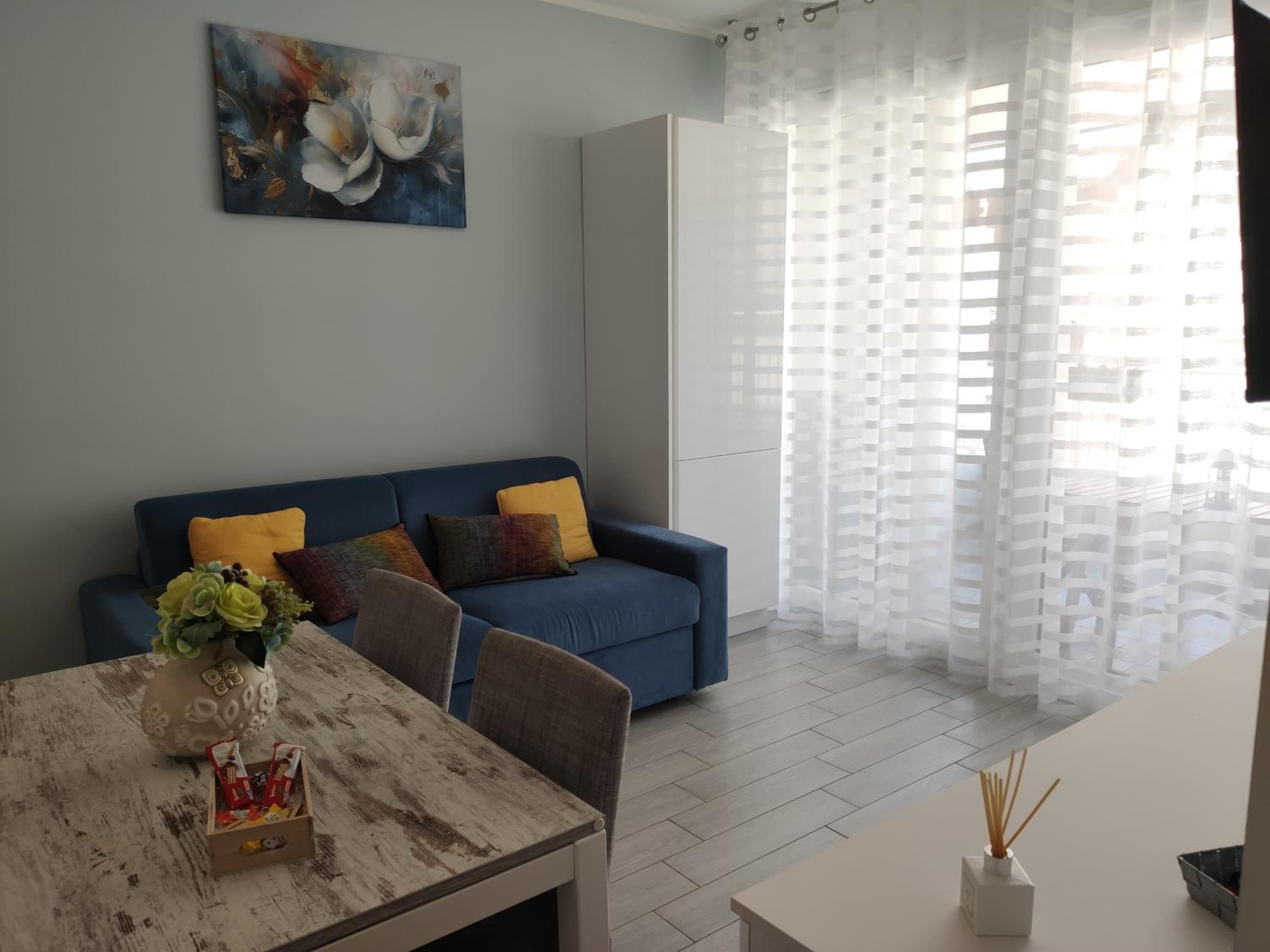 Matthias Home - Milan - modern and cozy flat, close to the metro - 15 min from Central Station, close to San Raffaele