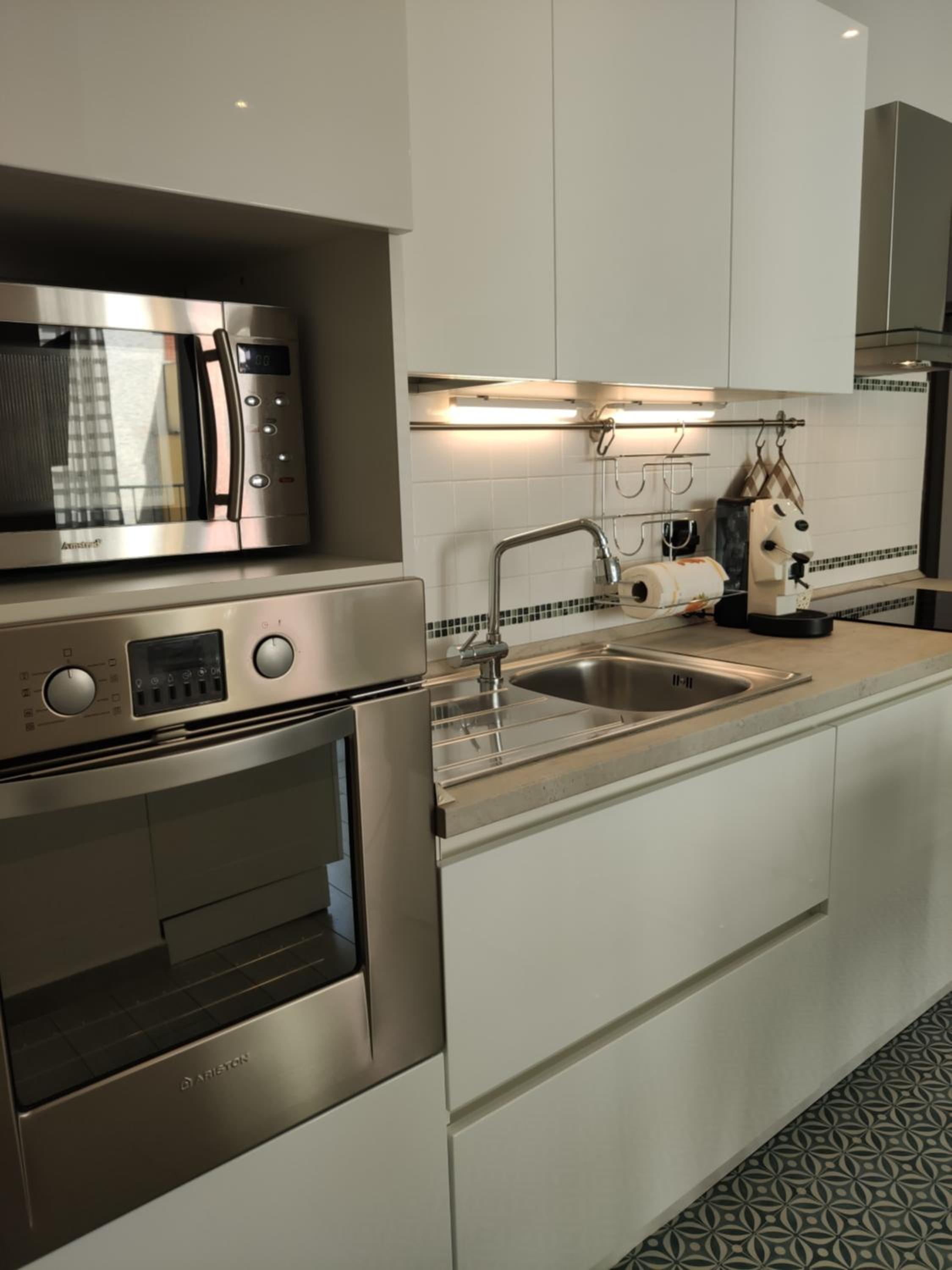 Matthias Home - Milan - modern and cozy flat, close to the metro - 15 min from Central Station, close to San Raffaele