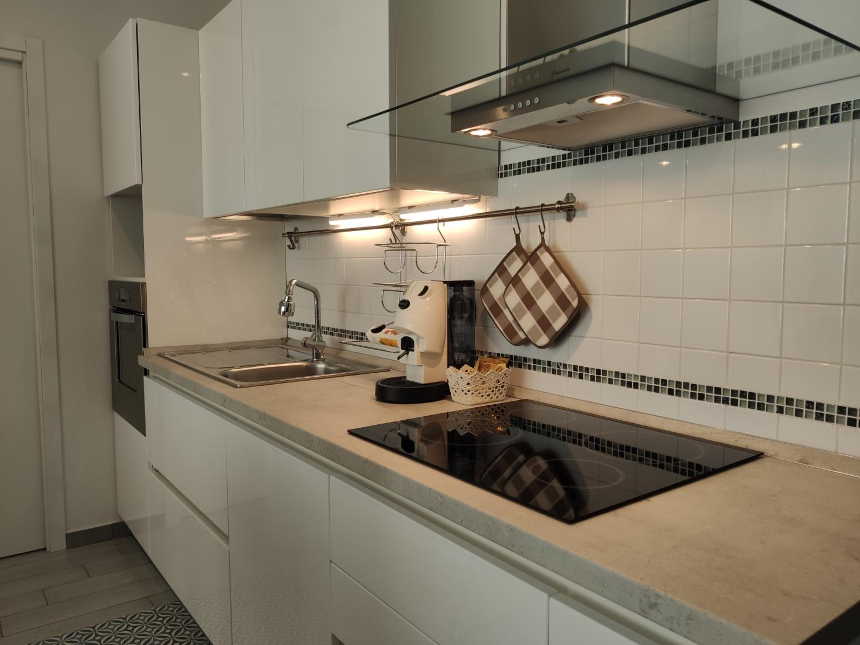 Matthias Home - Milan - modern and cozy flat, close to the metro - 15 min from Central Station, close to San Raffaele