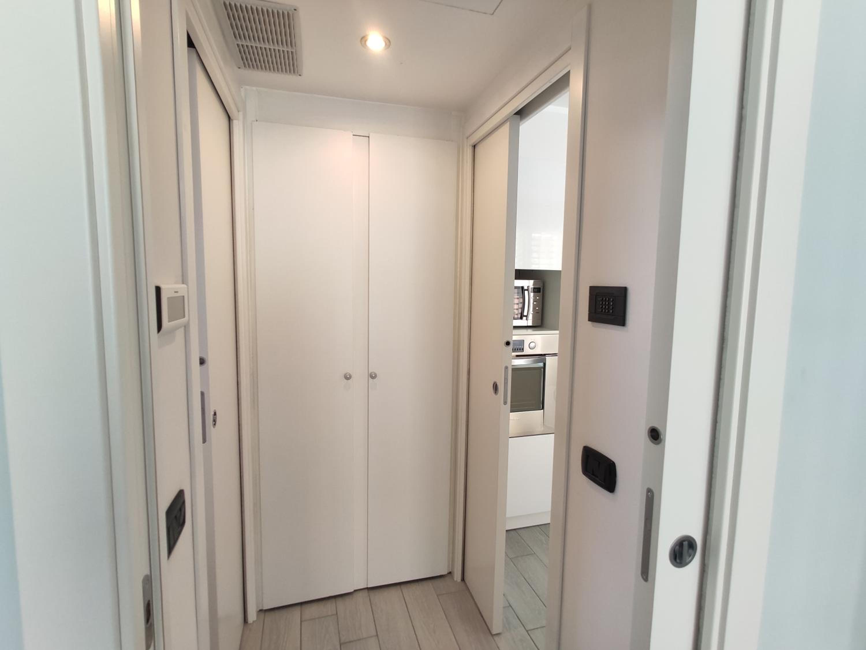 Matthias Home - Milan - modern and cozy flat, close to the metro - 15 min from Central Station, close to San Raffaele