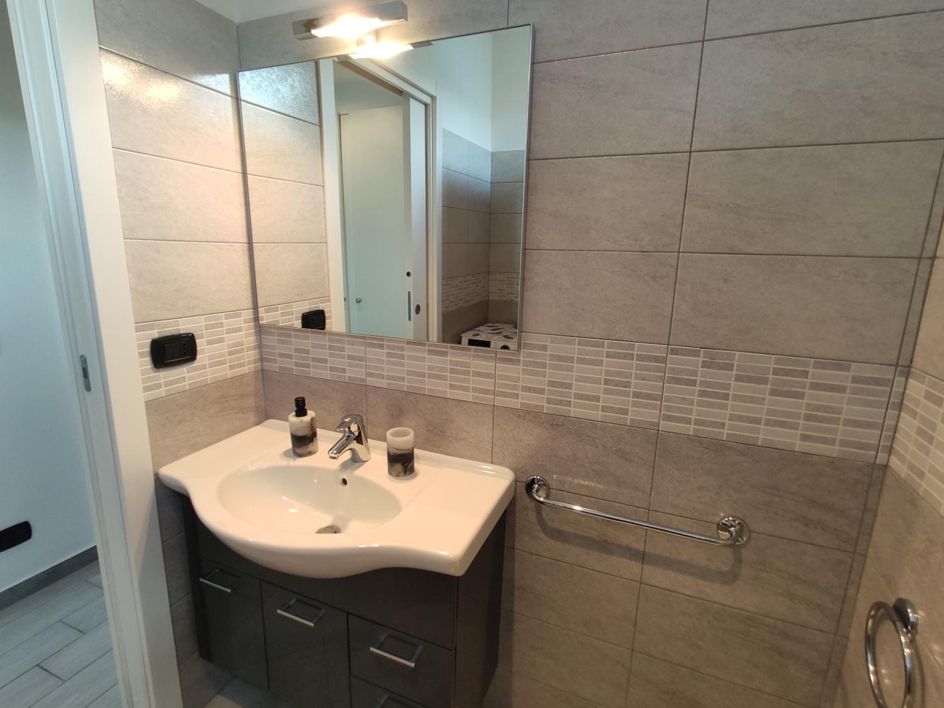 Matthias Home - Milan - modern and cozy flat, close to the metro - 15 min from Central Station, close to San Raffaele