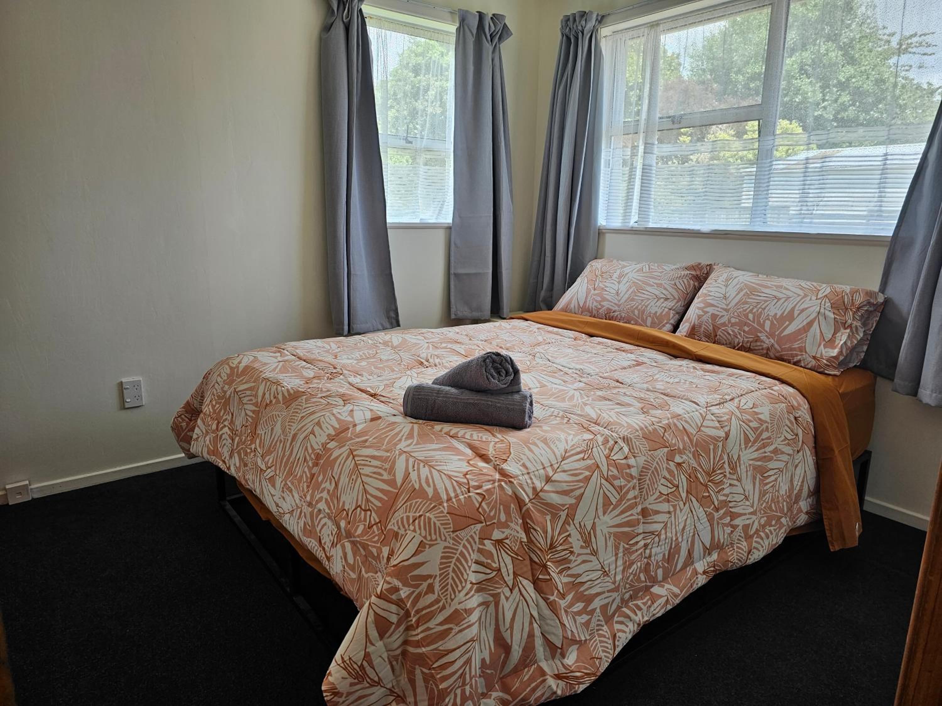 Beachy Breezes City Pleases Explore New Plymouth - Entire Studio