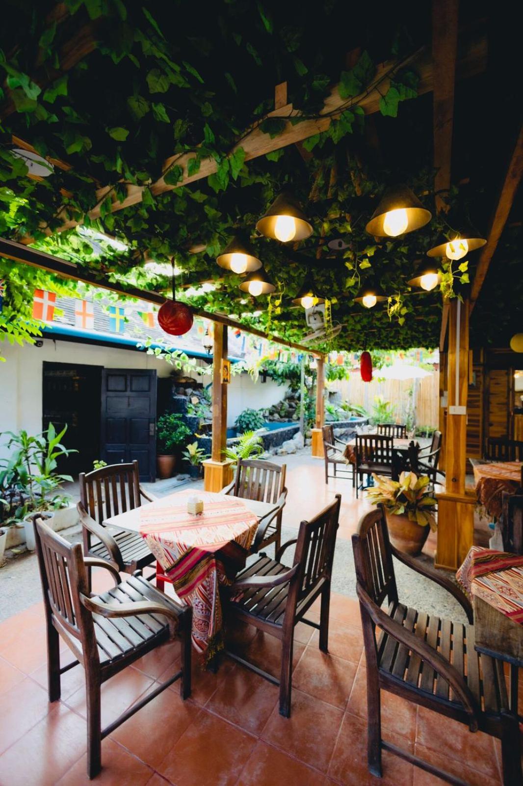 Chanthavong Hostel