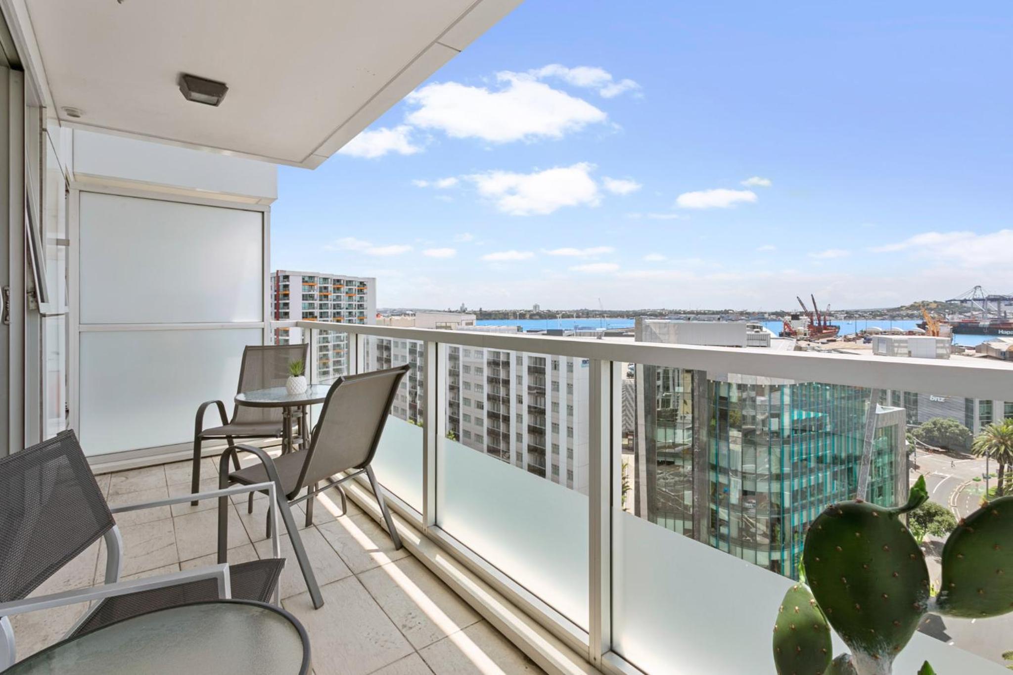 Beach Road Apartments by Urban Rest view 3